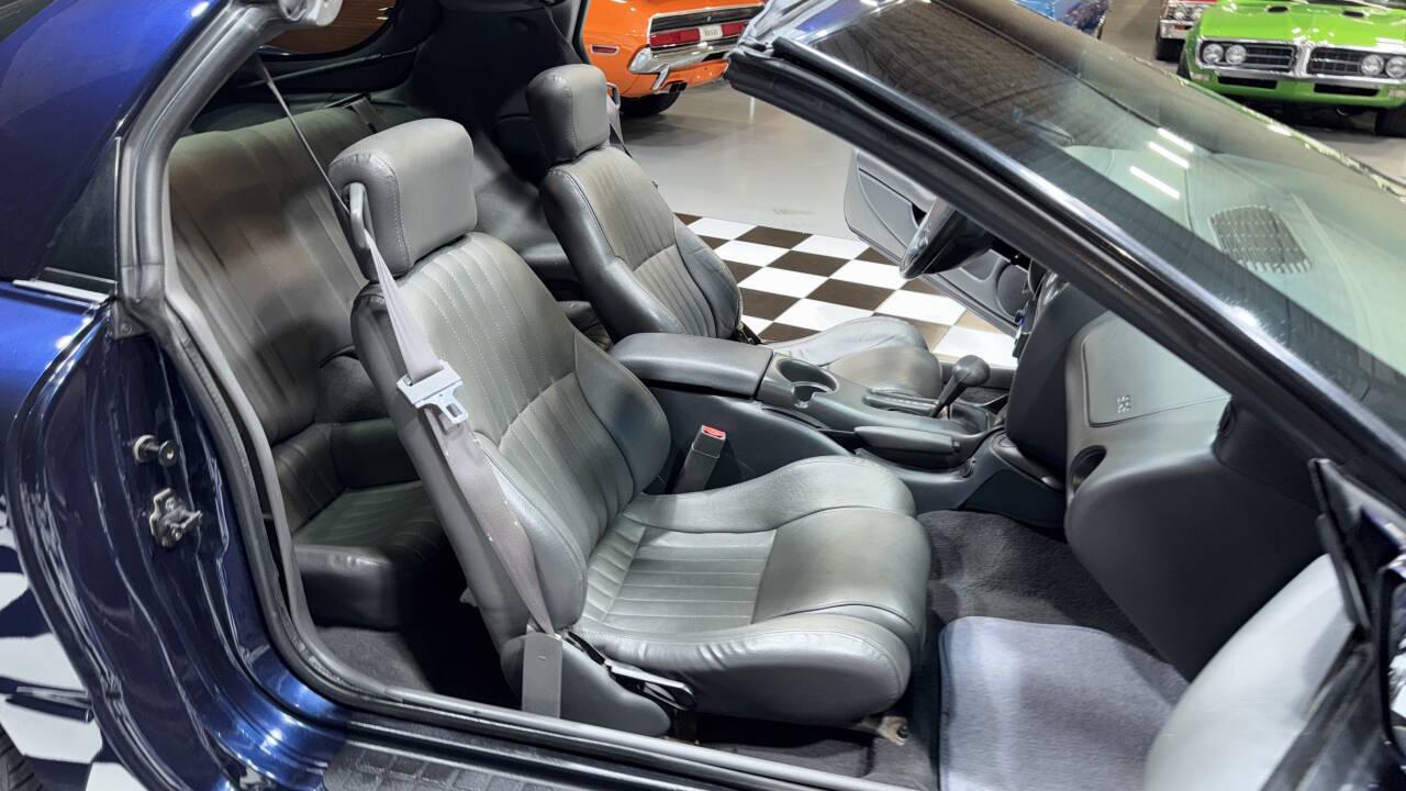 1999 Pontiac Firebird 11