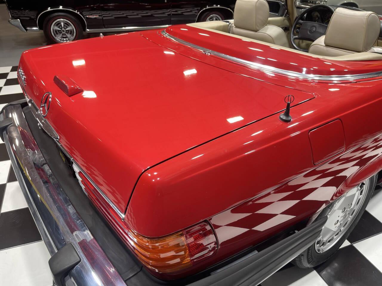 1989 Mercedes-Benz 560SL 152