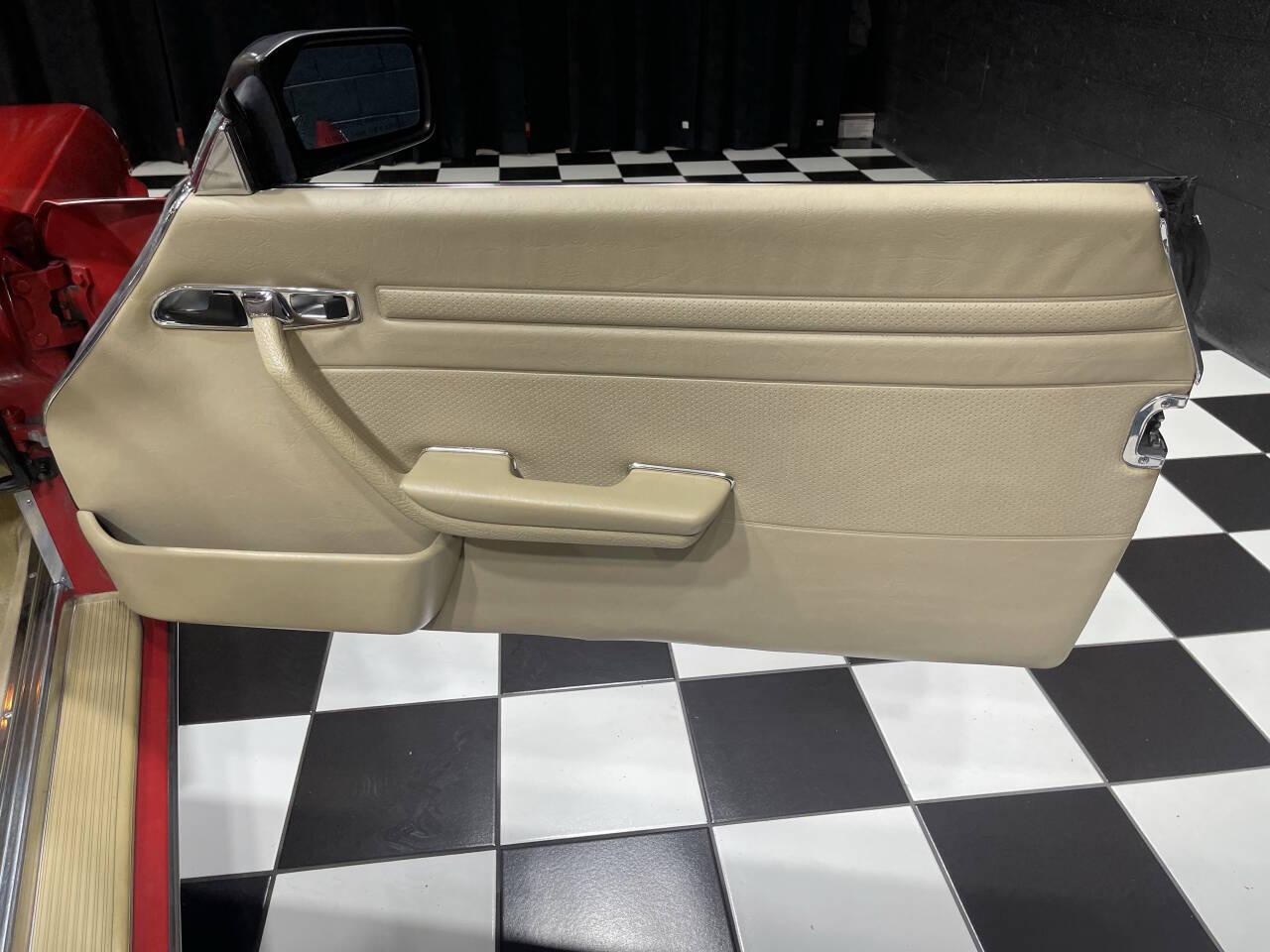 1989 Mercedes-Benz 560SL 204