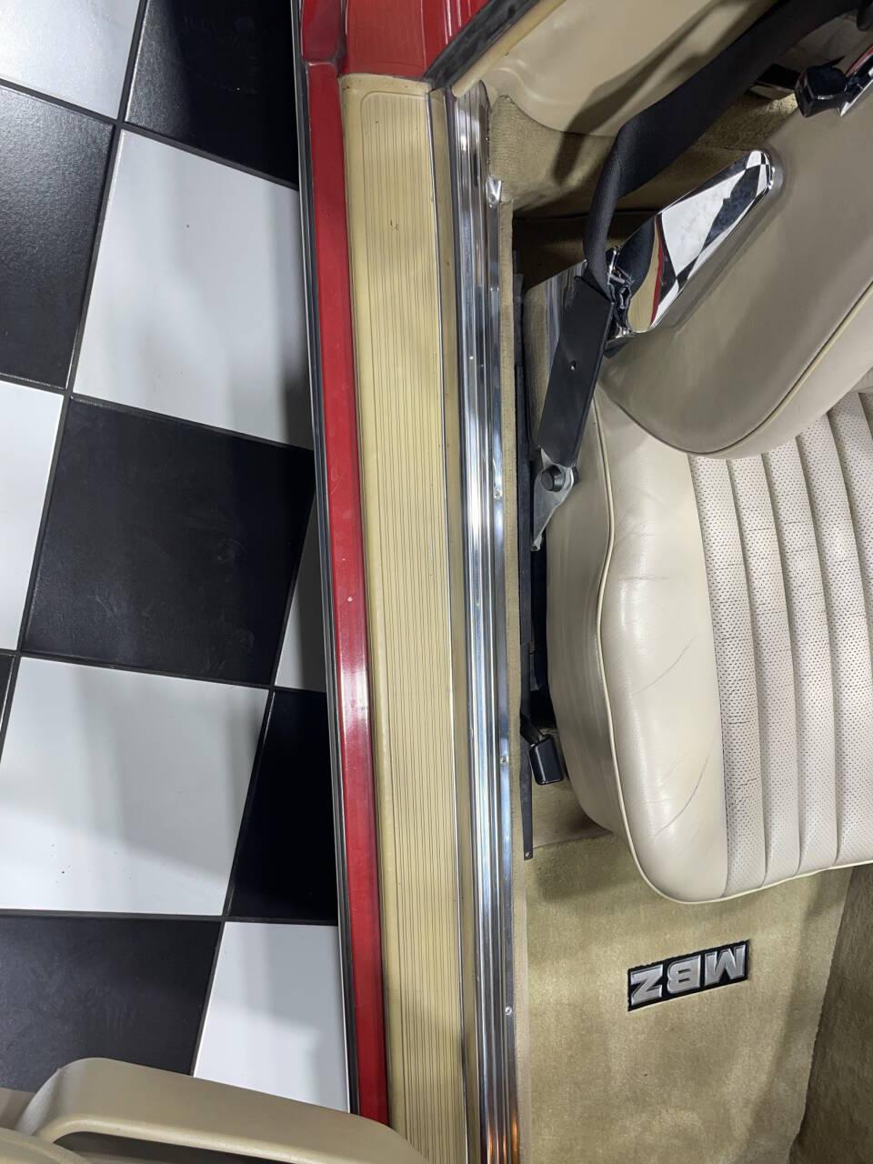 1989 Mercedes-Benz 560SL 212