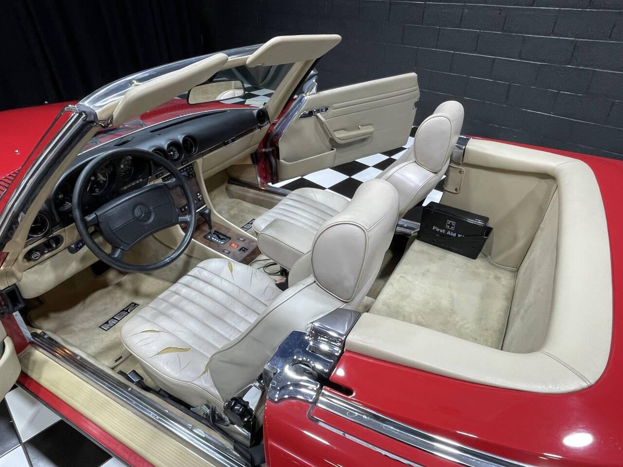 1989 Mercedes-Benz 560SL 236
