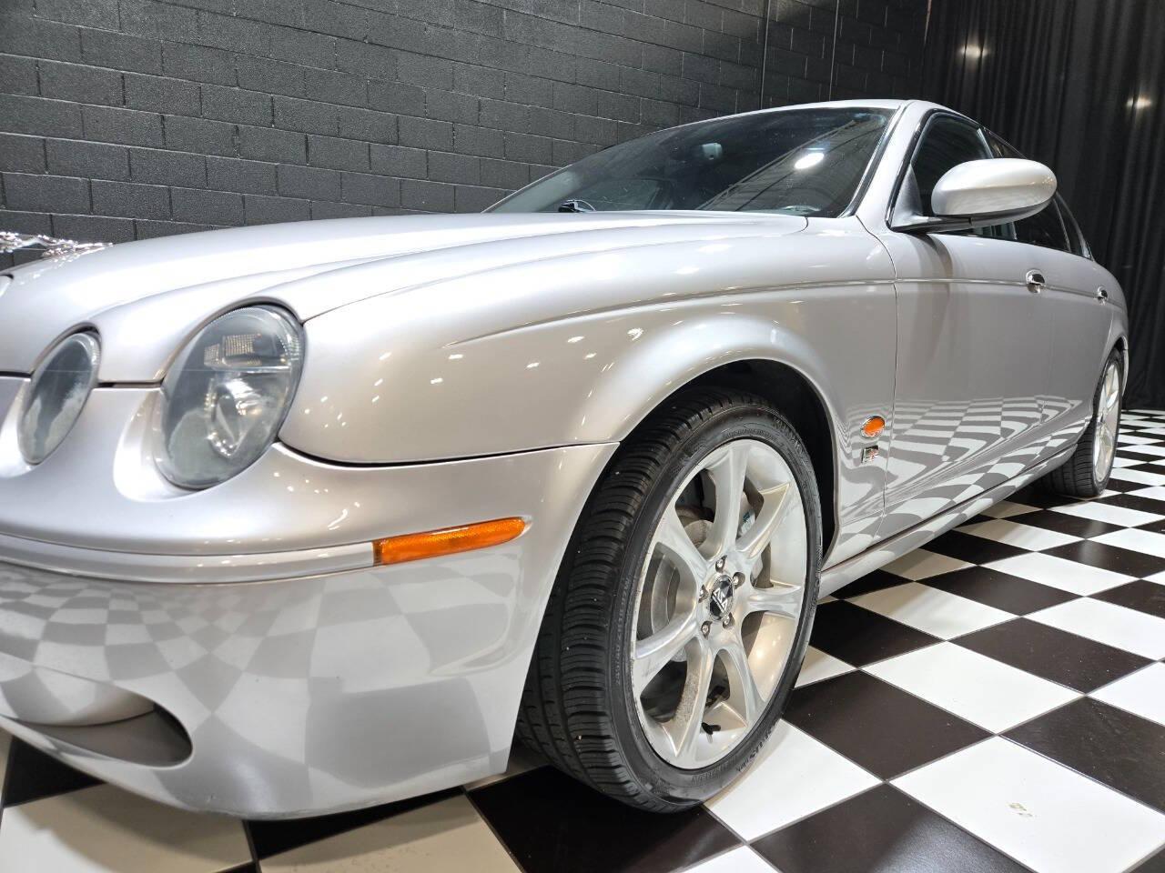 2005 Jaguar S-Type R 13