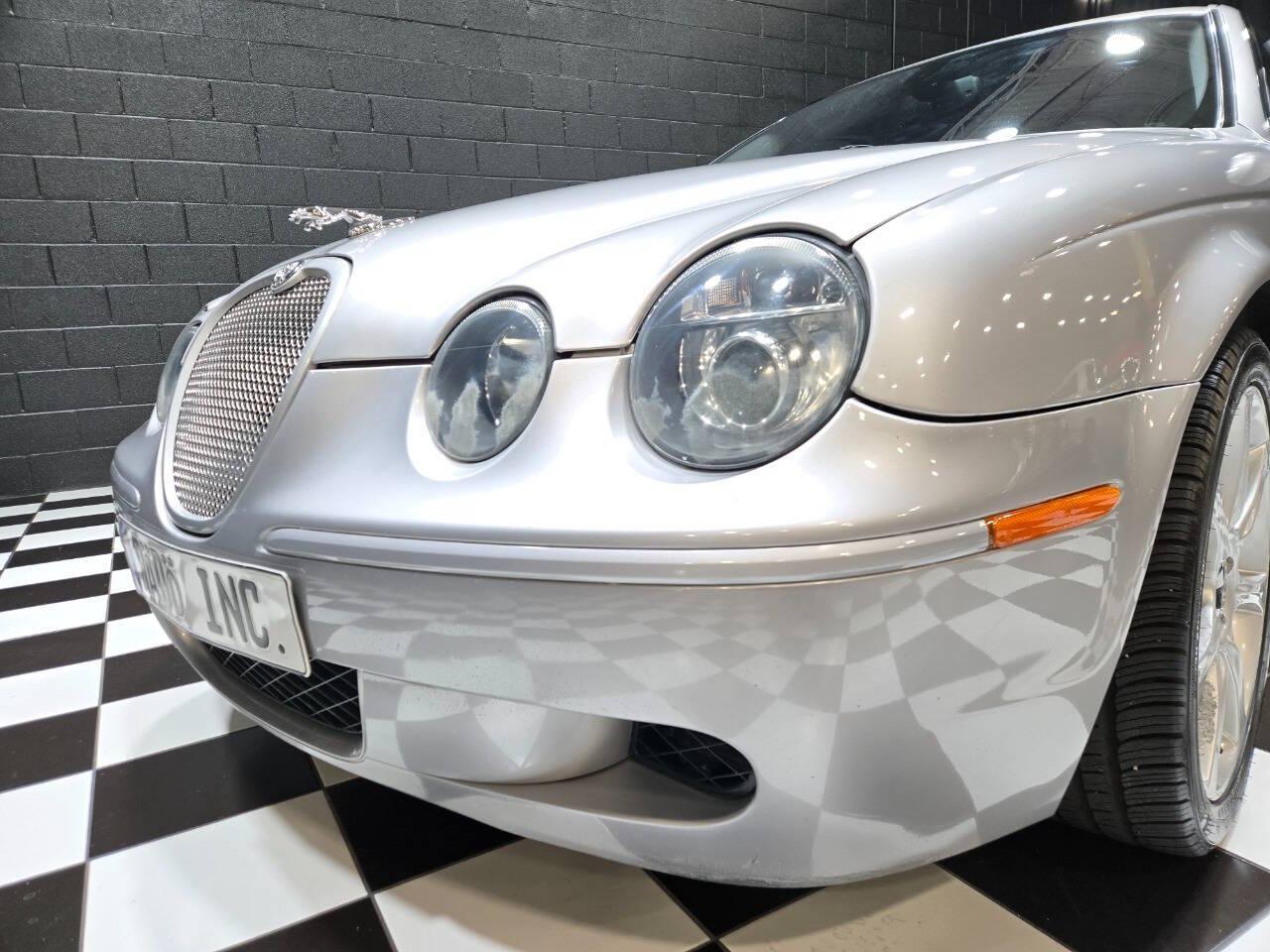 2005 Jaguar S-Type R 14