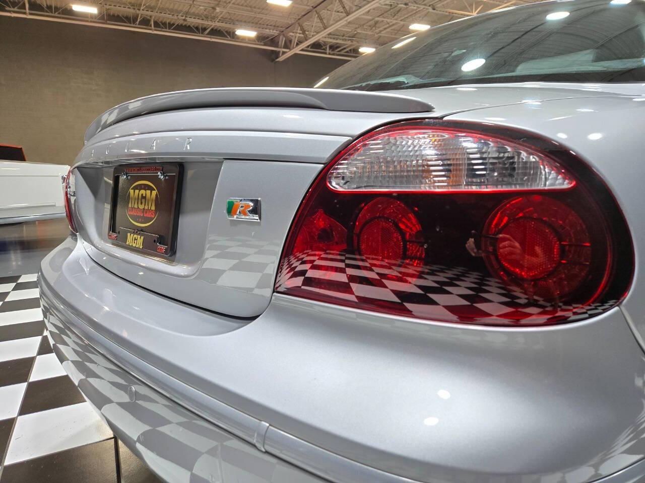2005 Jaguar S-Type R 26