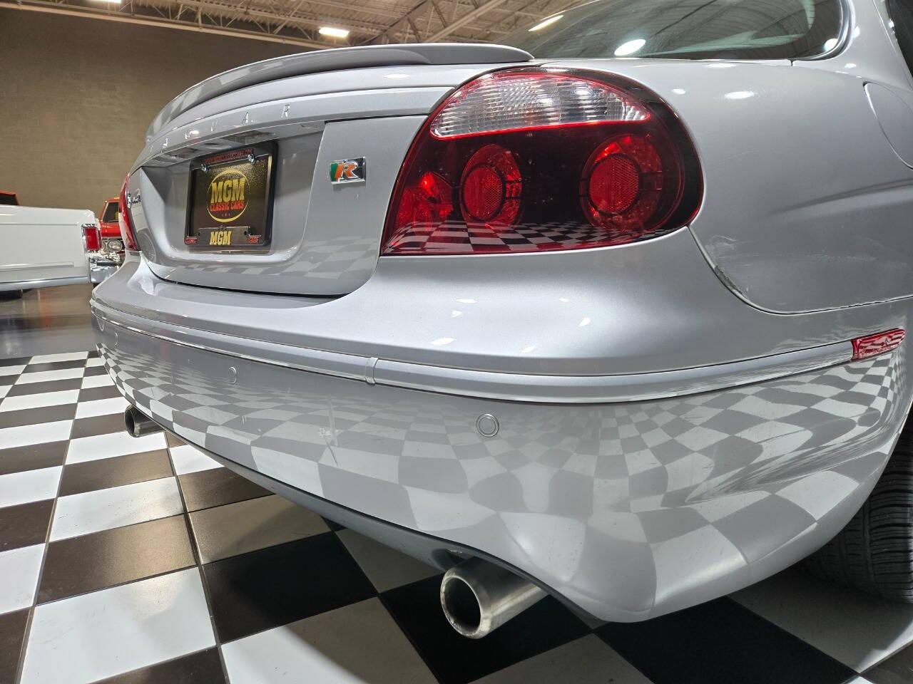 2005 Jaguar S-Type R 27