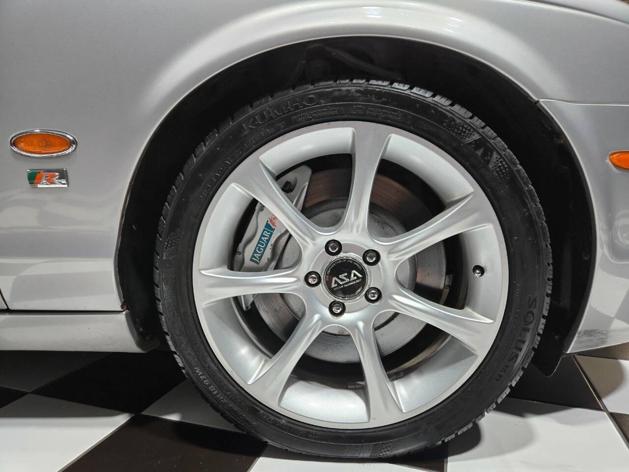 2005 Jaguar S-Type R 33