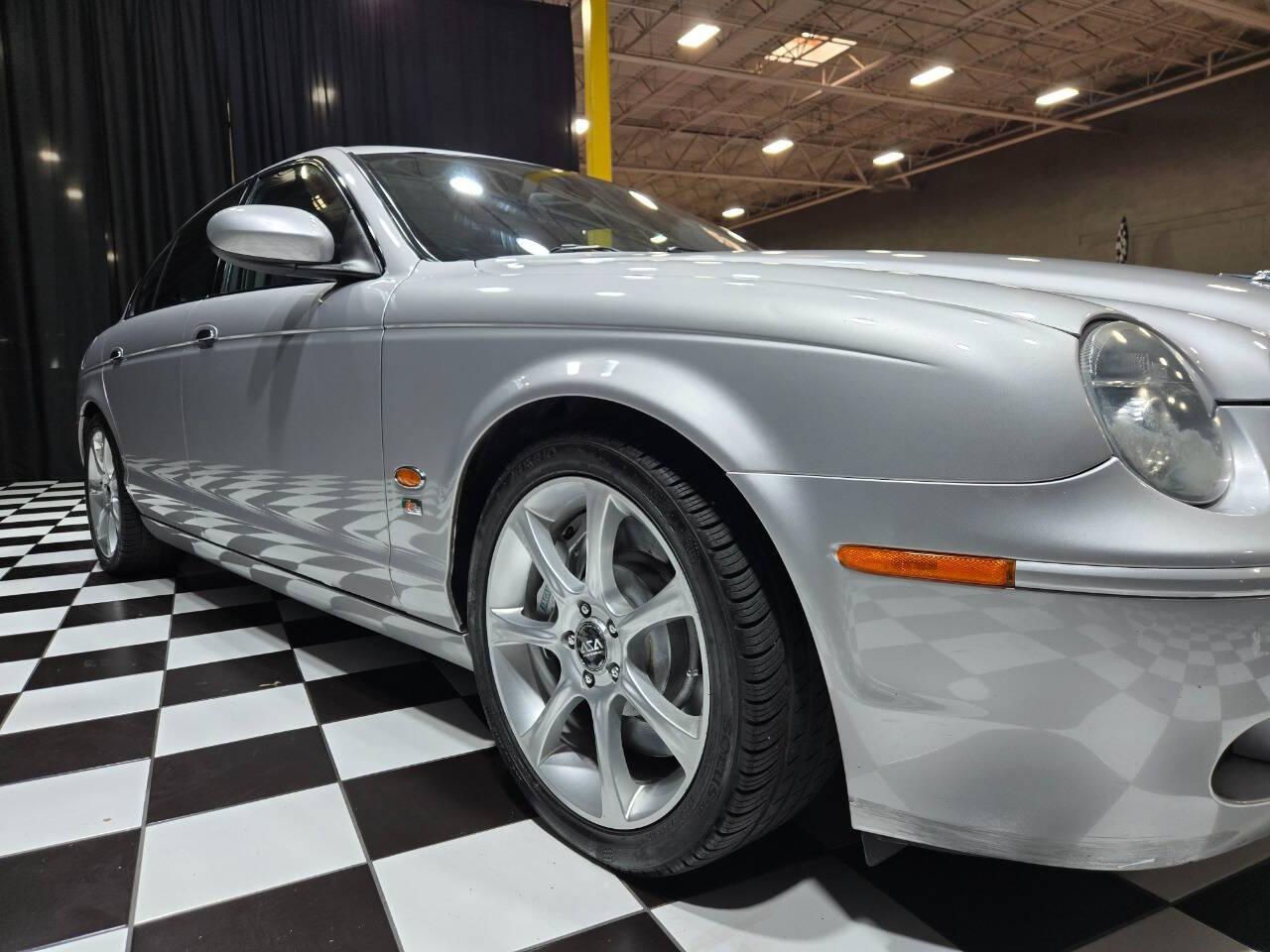 2005 Jaguar S-Type R 36