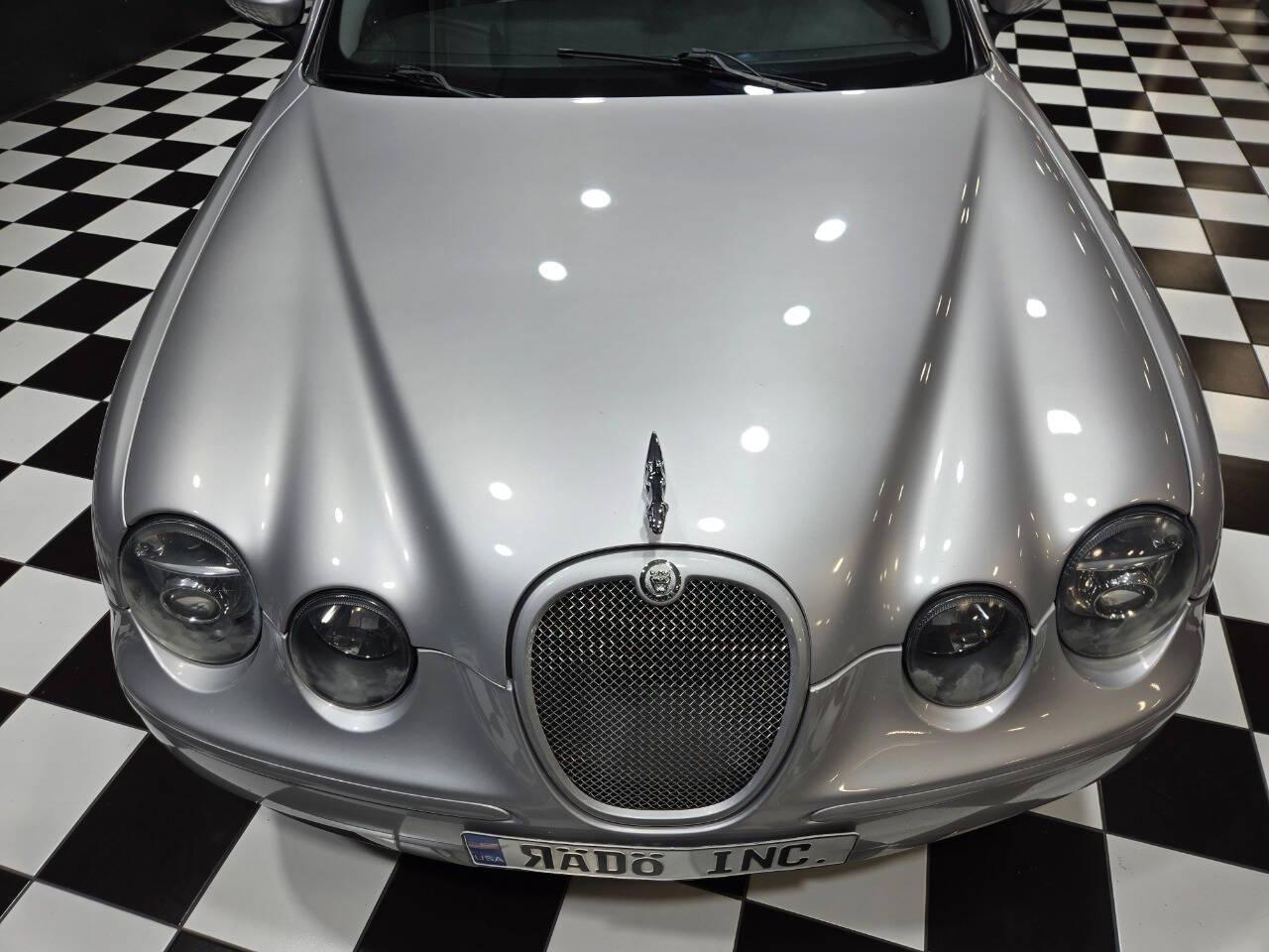 2005 Jaguar S-Type R 38