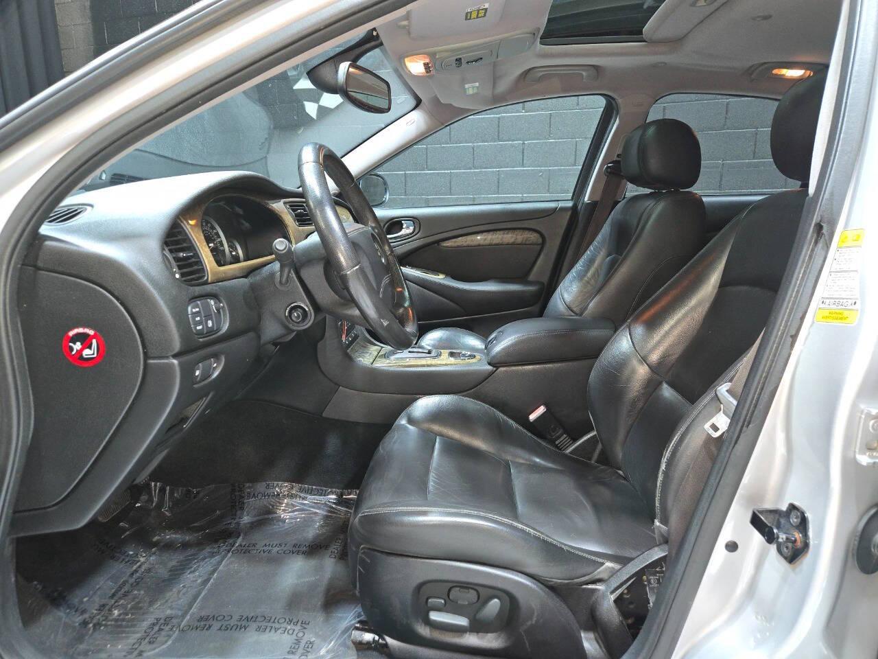 2005 Jaguar S-Type R 51