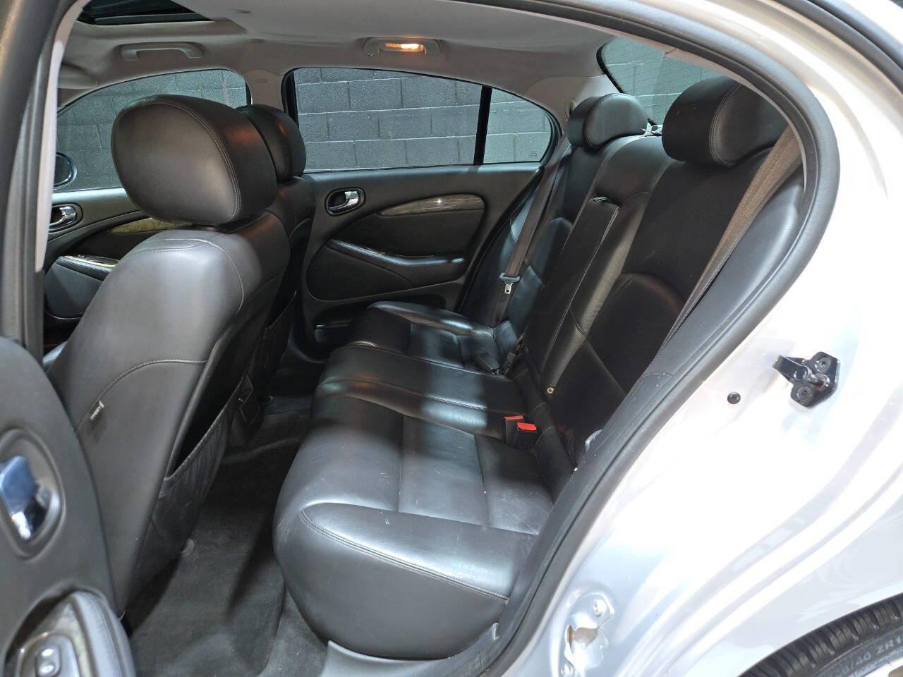 2005 Jaguar S-Type R 57