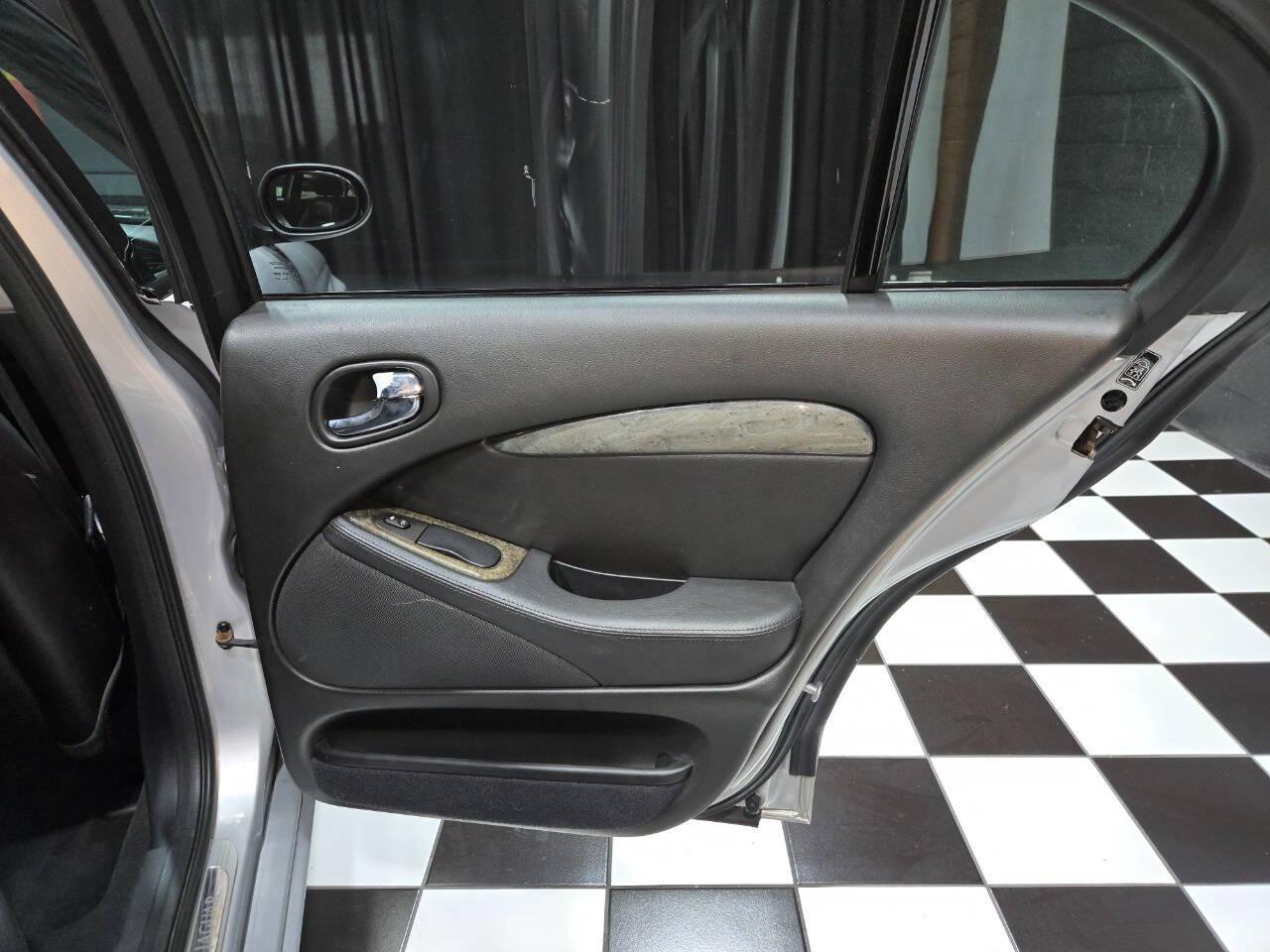 2005 Jaguar S-Type R 61