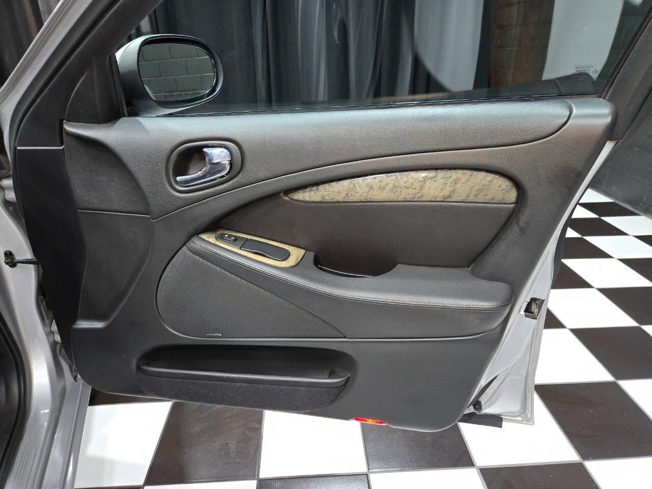 2005 Jaguar S-Type R 63