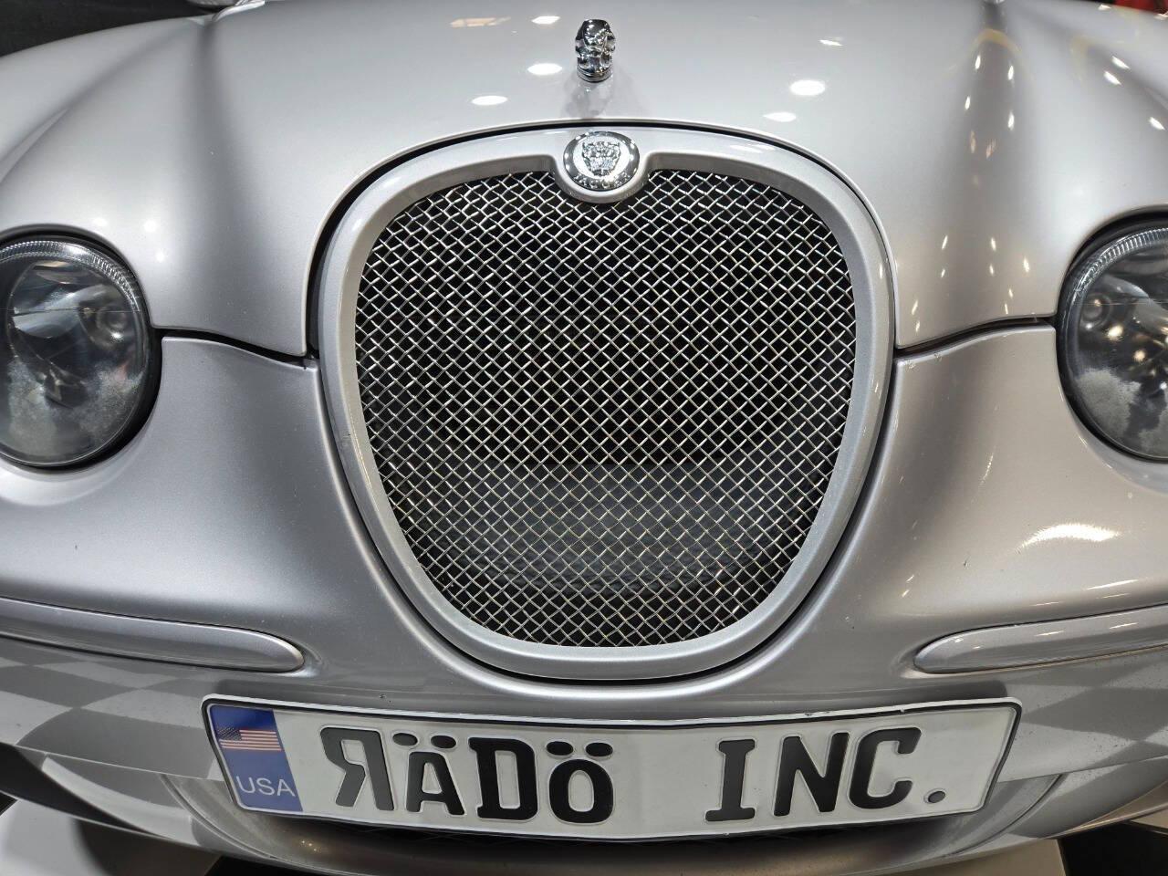 2005 Jaguar S-Type R 84
