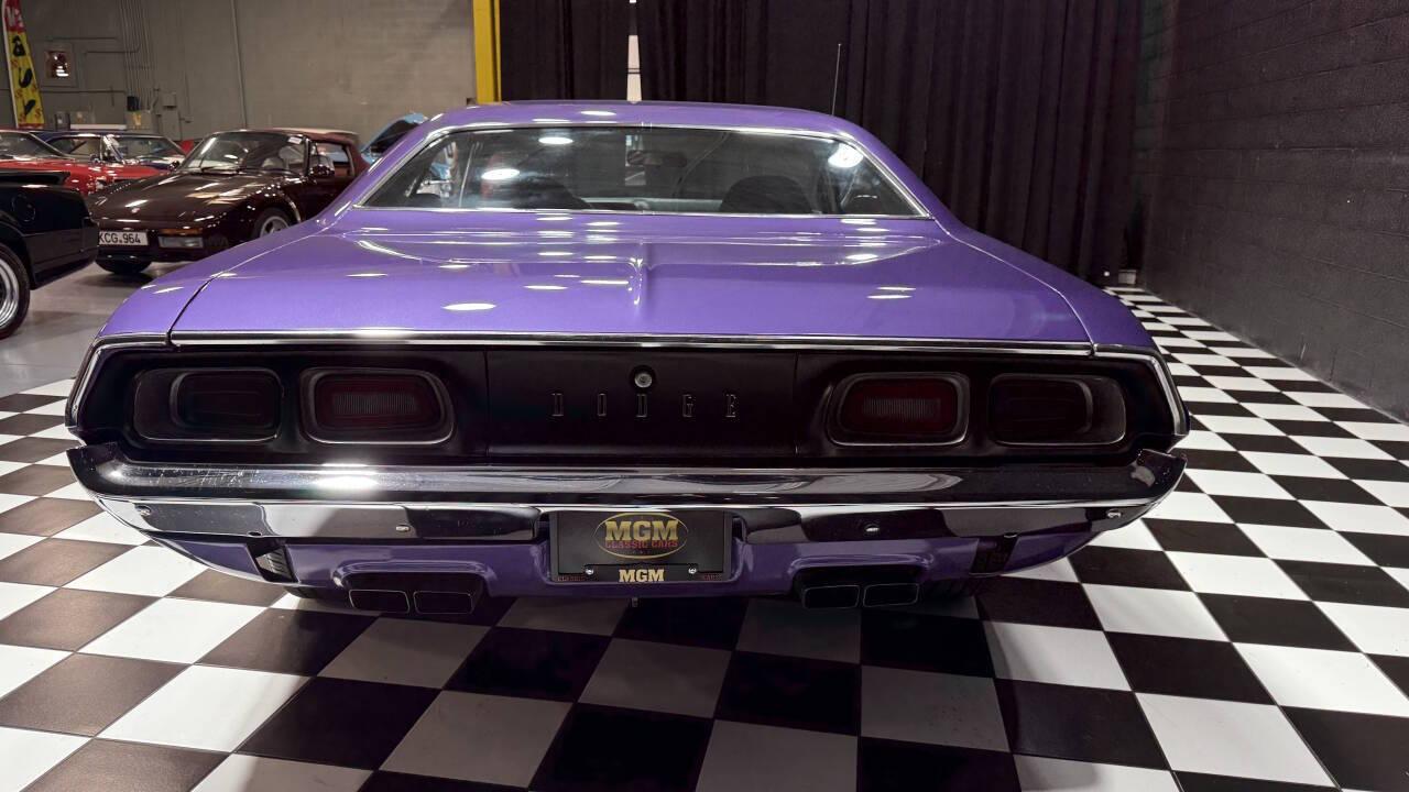 1972 Dodge Challenger 32