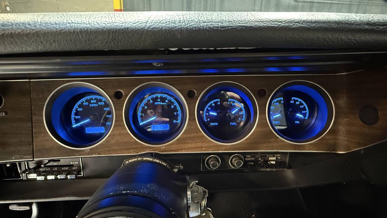 1972 Dodge Challenger 8