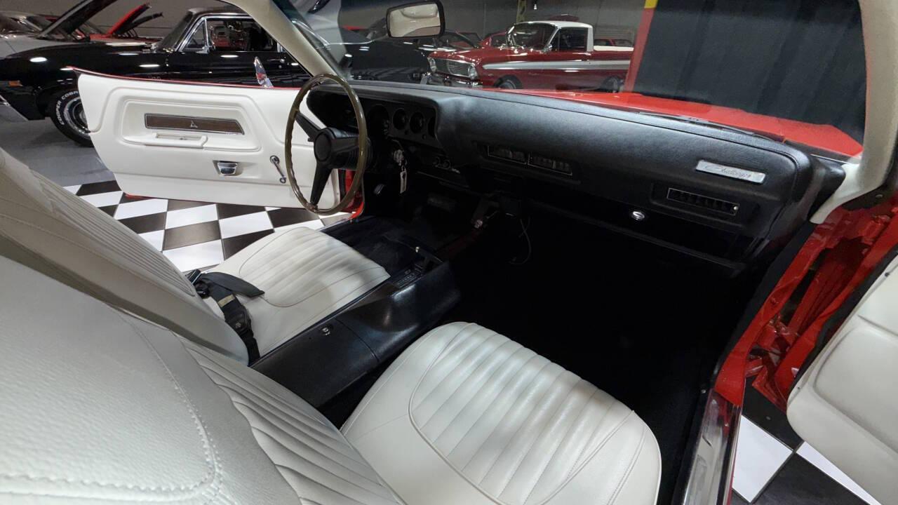 1971 Dodge Challenger 11
