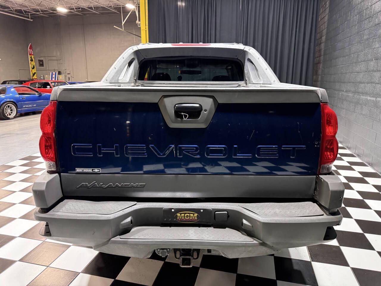 2002 Chevrolet Avalanche 33