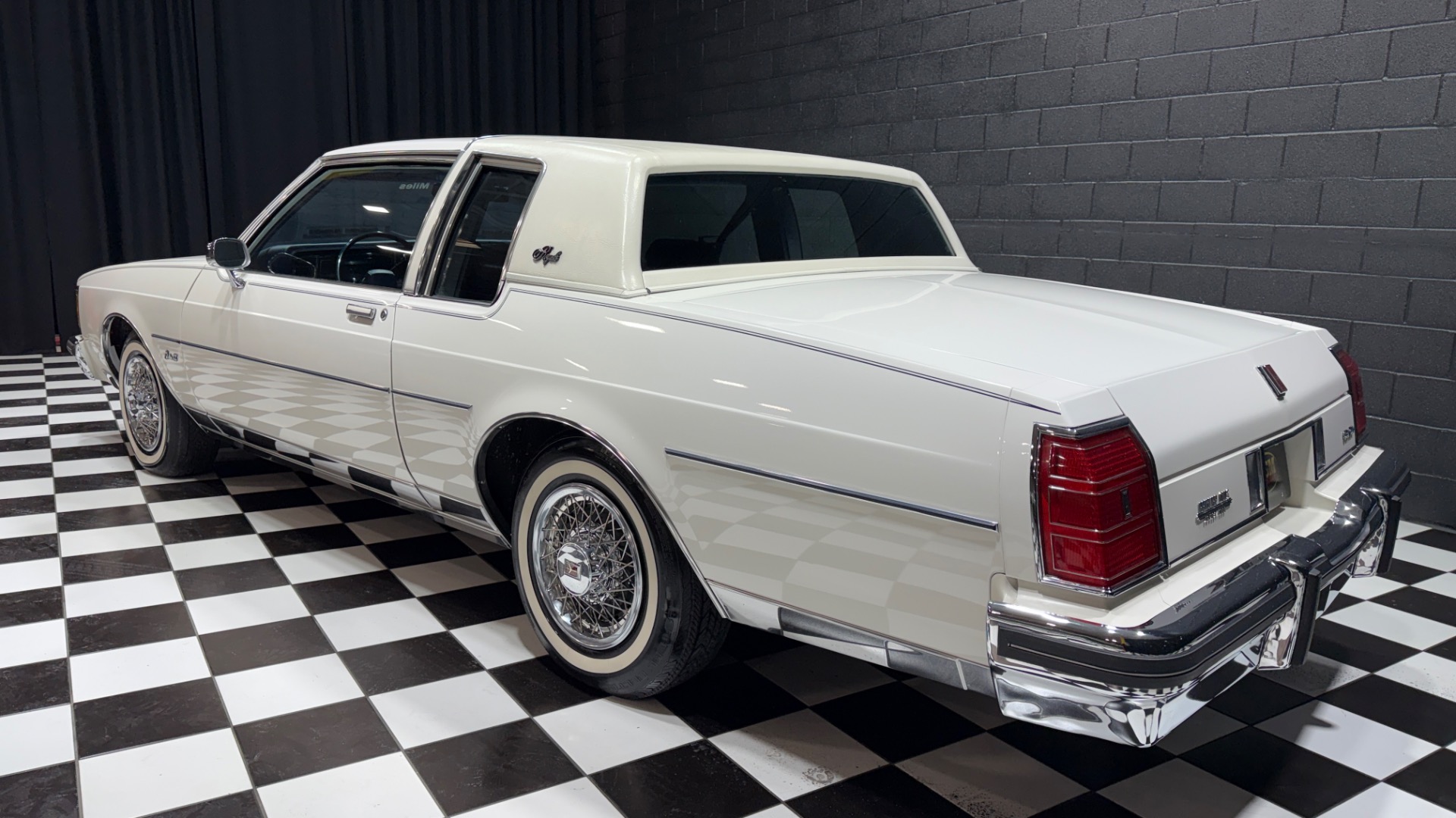 1982 Oldsmobile Delta Eighty-Eight Royale 17