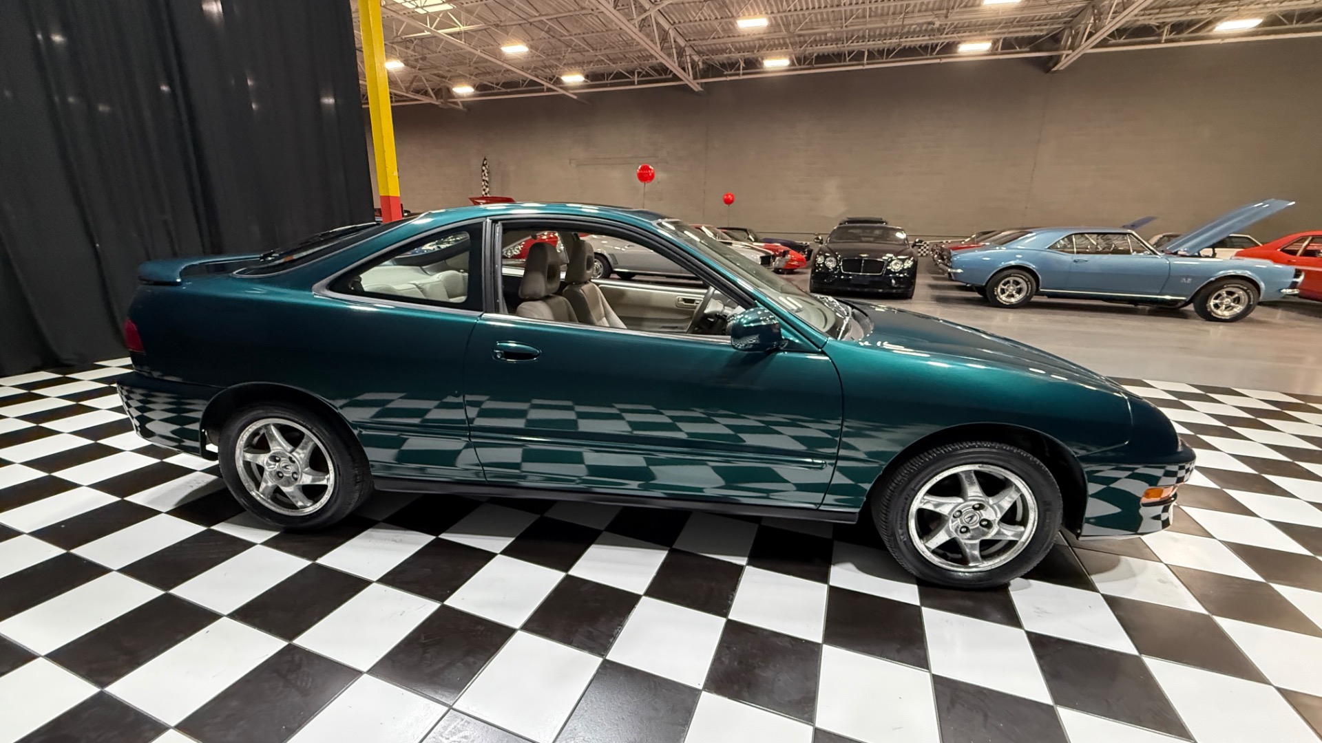 2000 Acura Integra 12