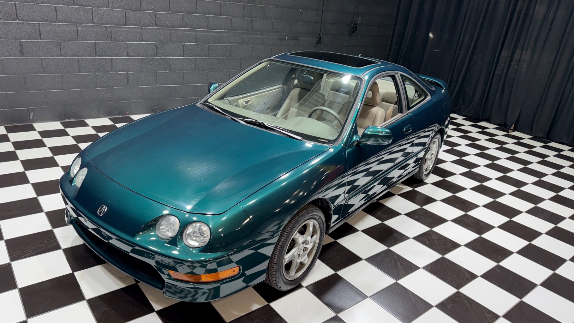 2000 Acura Integra 16