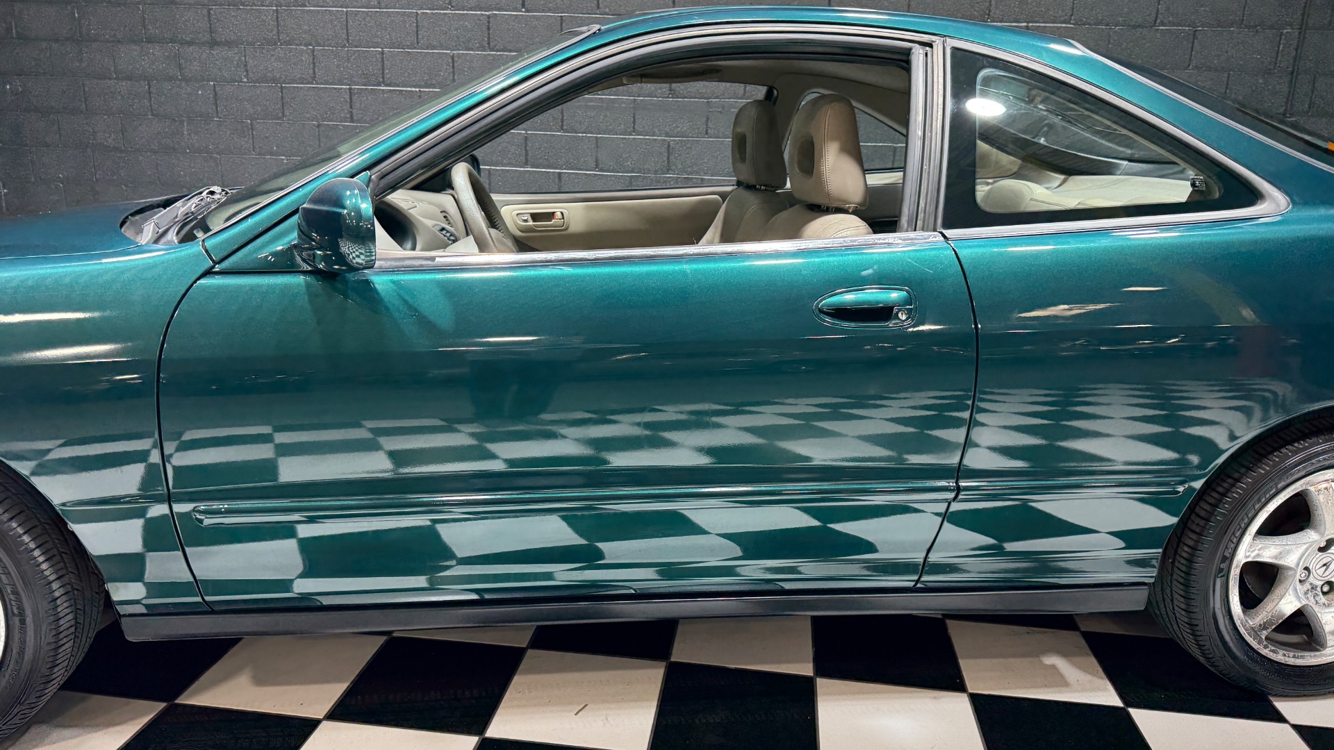 2000 Acura Integra 18