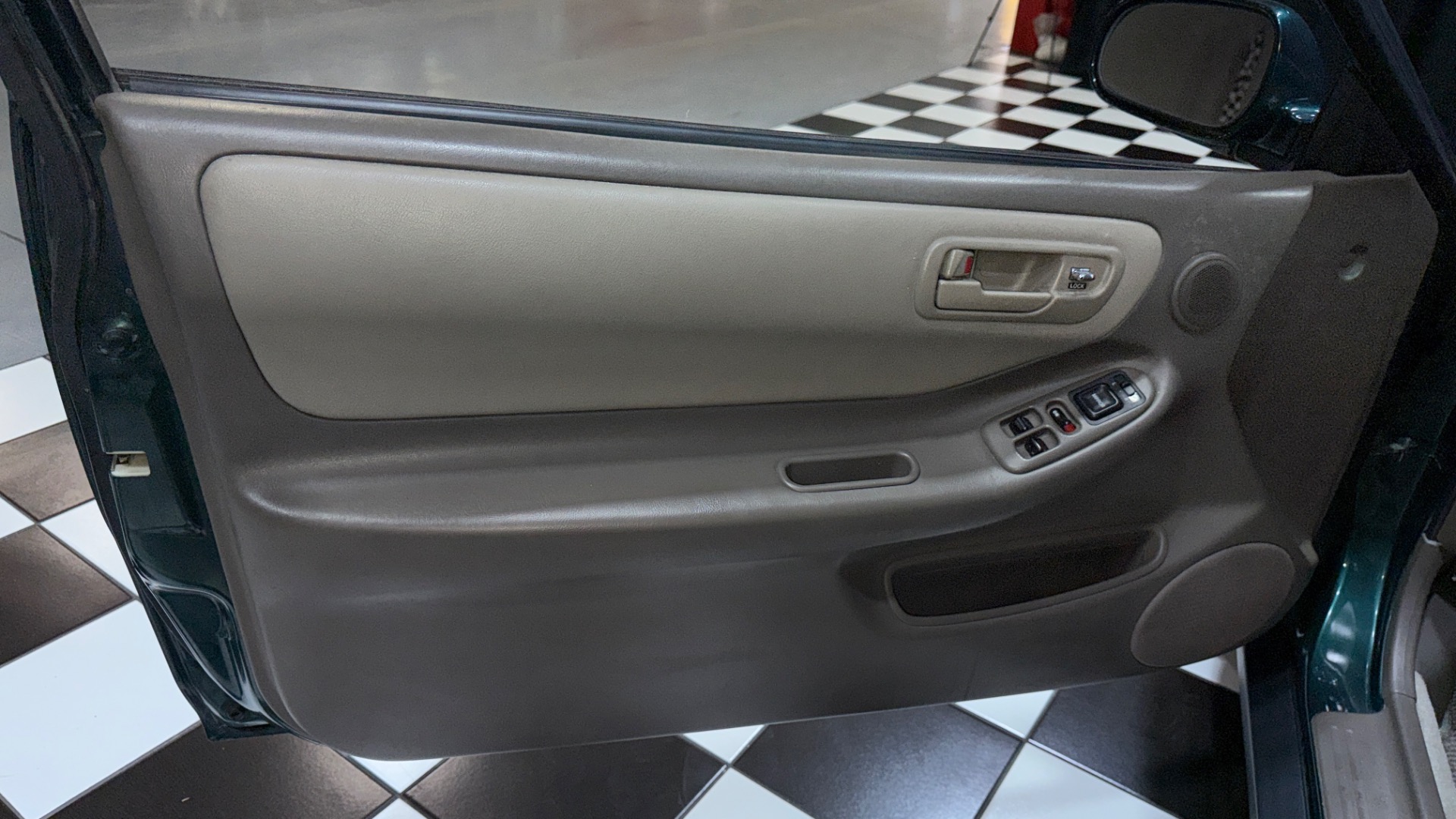 2000 Acura Integra 59