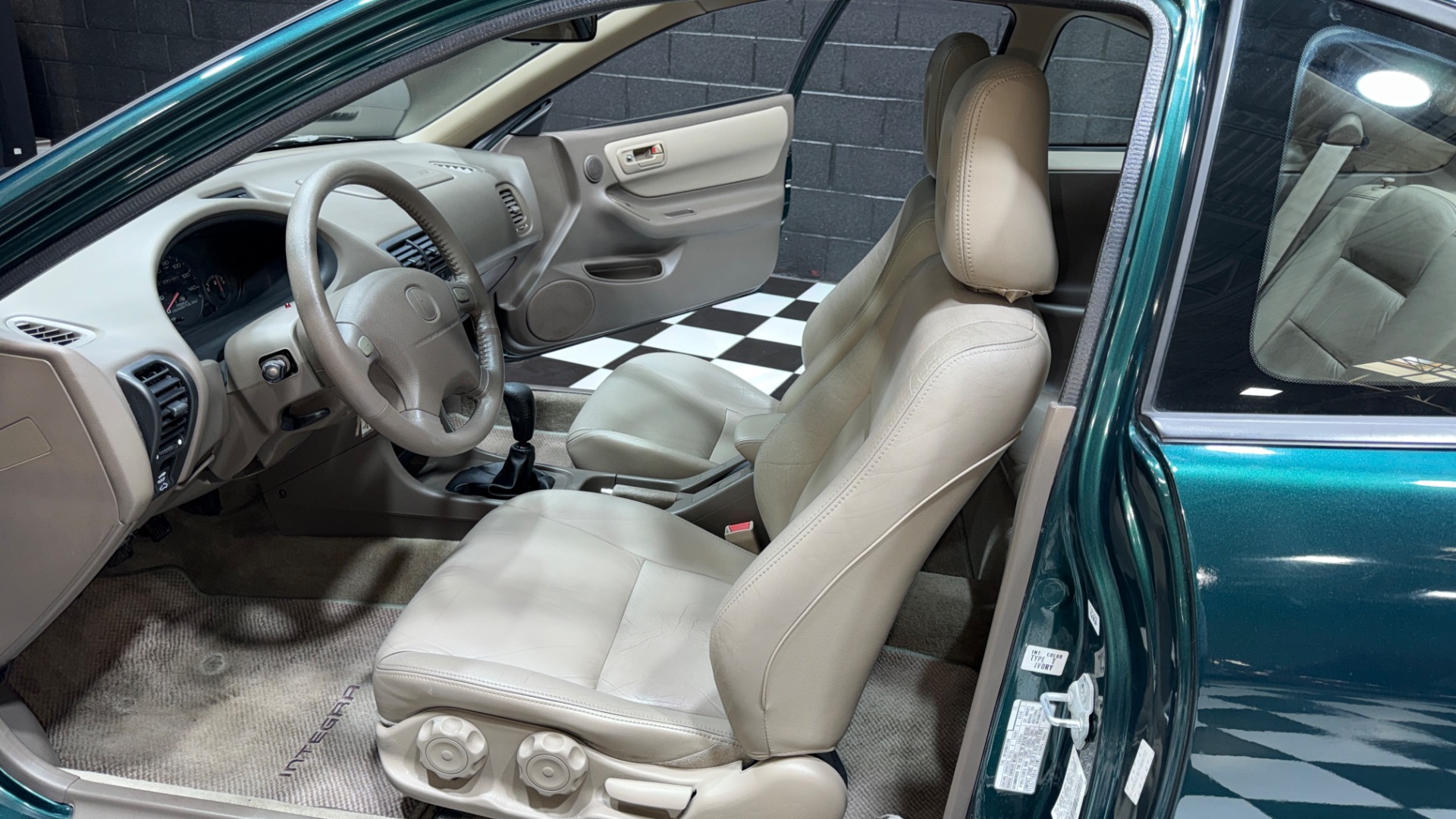 2000 Acura Integra 62