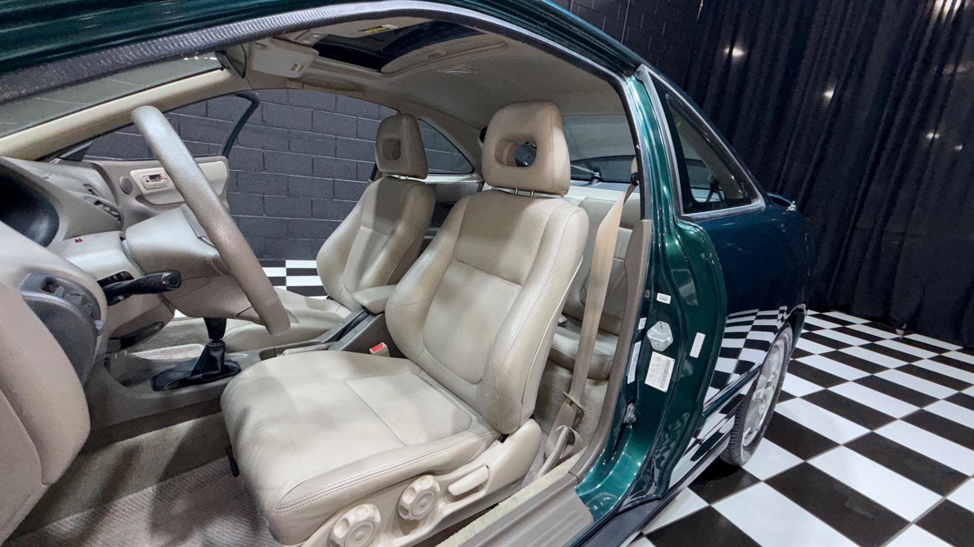 2000 Acura Integra 63