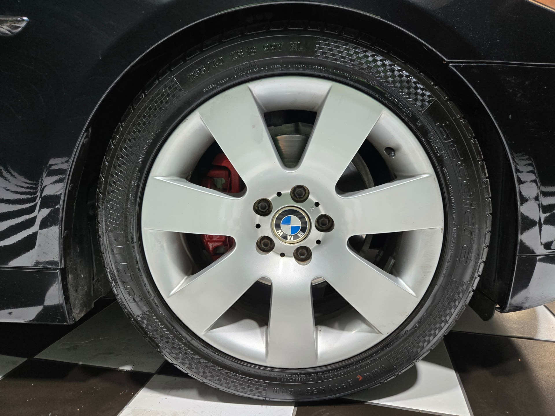 2006 BMW 5 Series 37