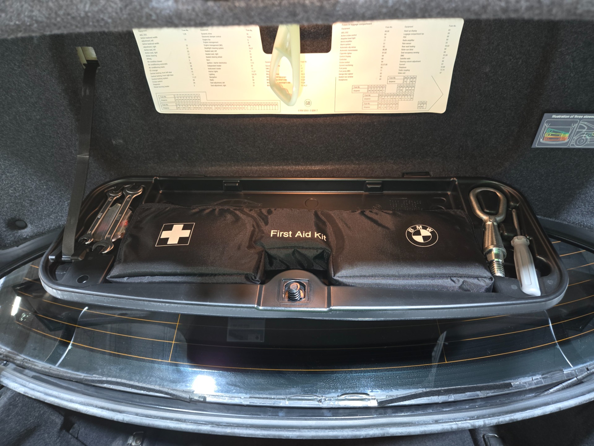 2006 BMW 5 Series 51