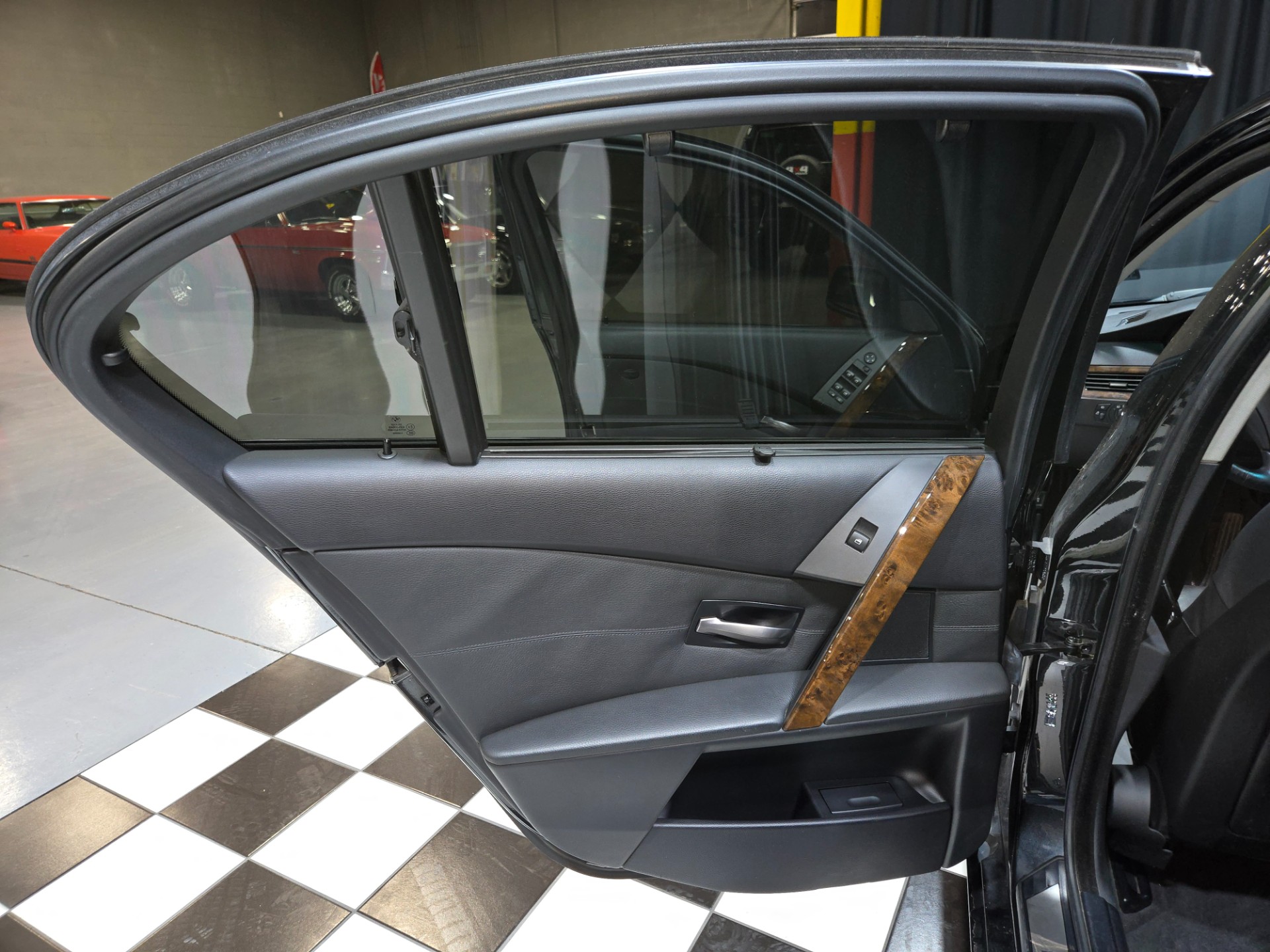 2006 BMW 5 Series 61