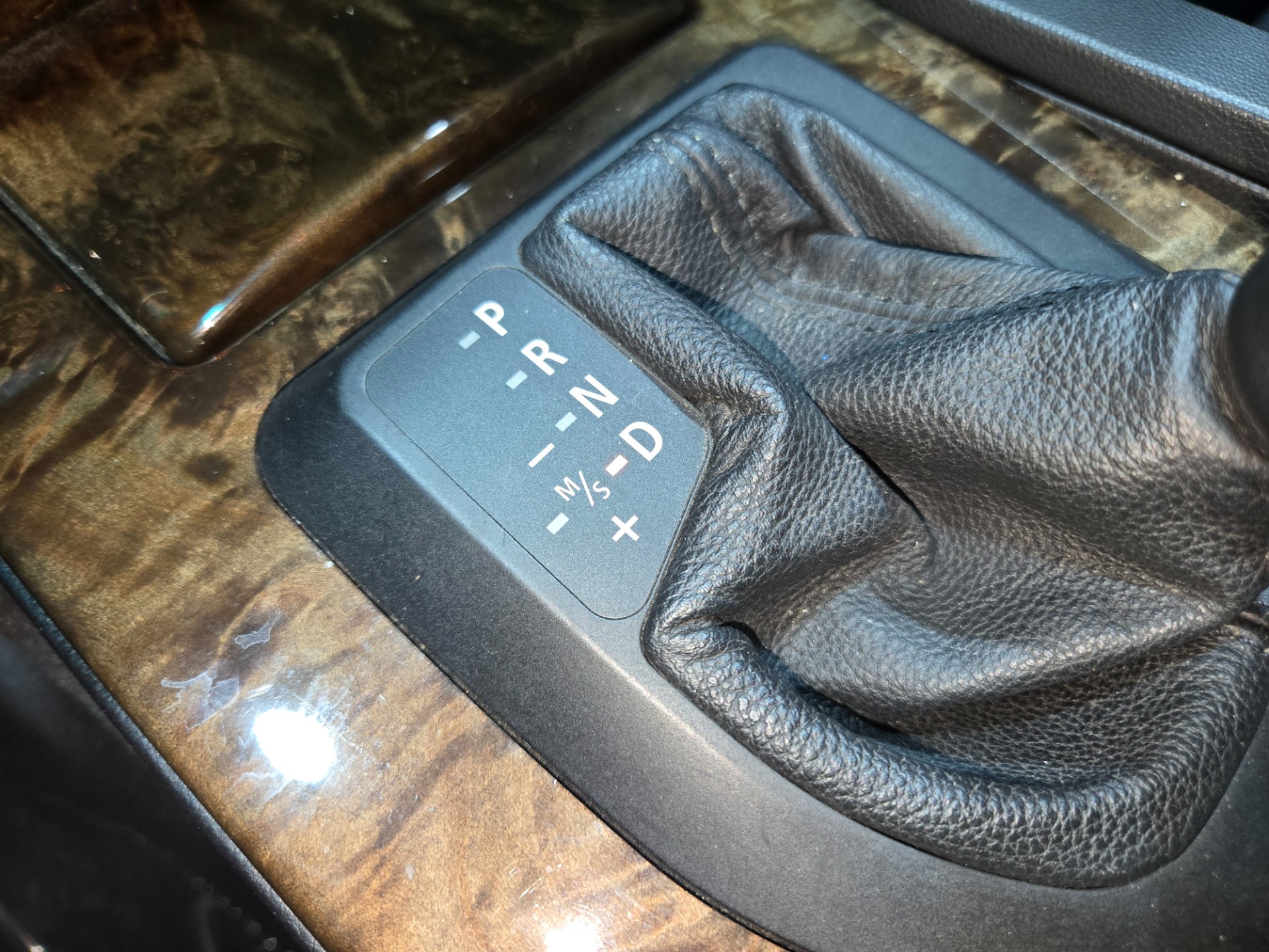 2006 BMW 5 Series 74