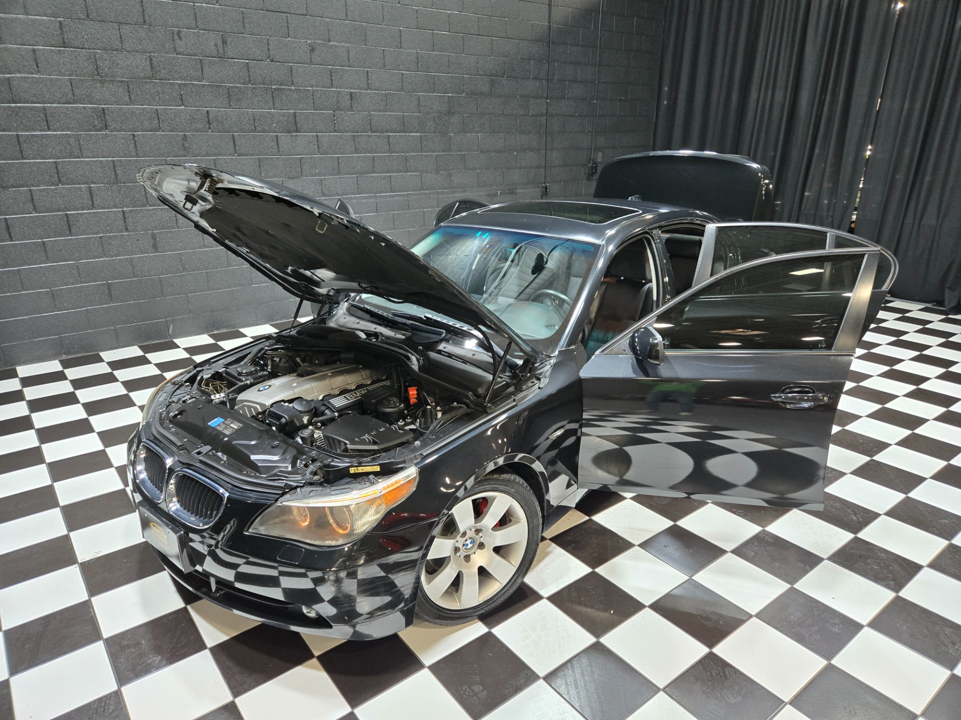 2006 BMW 5 Series 82
