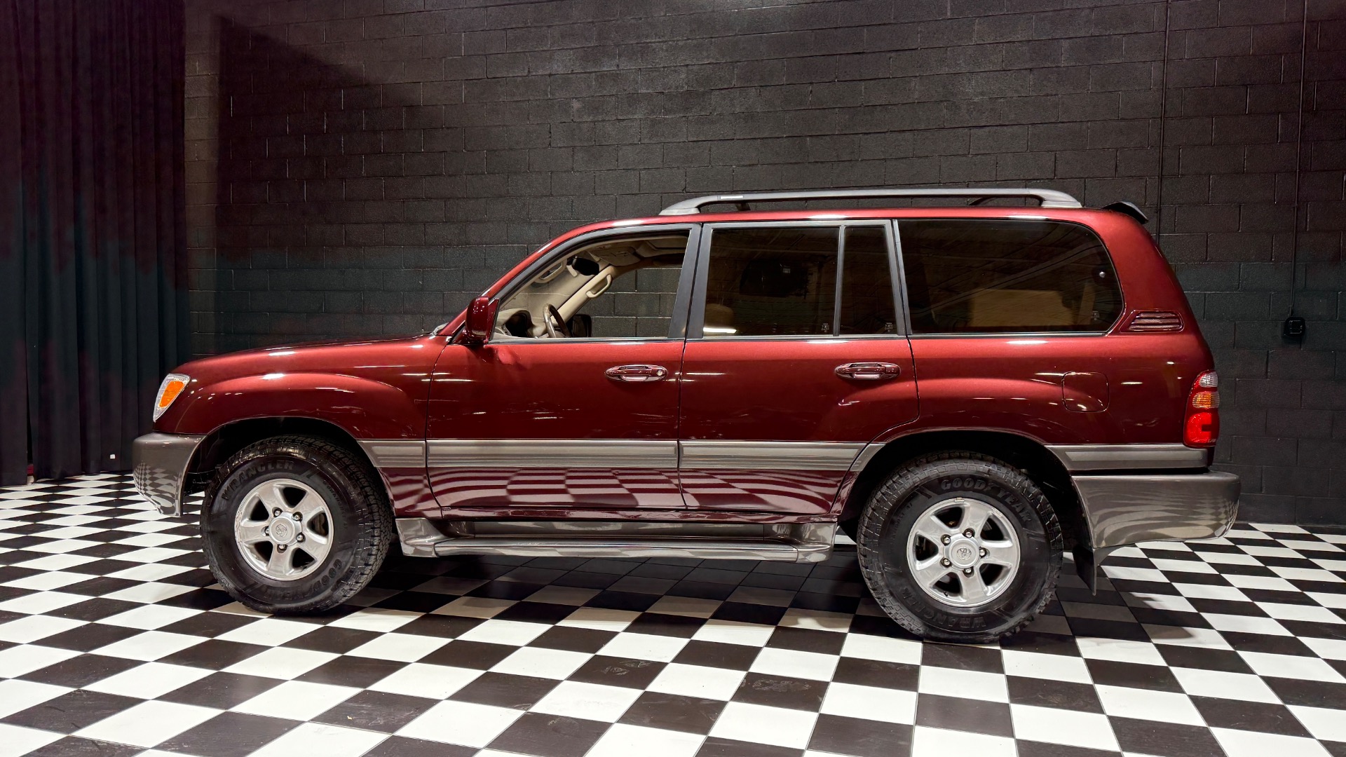 2000 Toyota Land Cruiser 14
