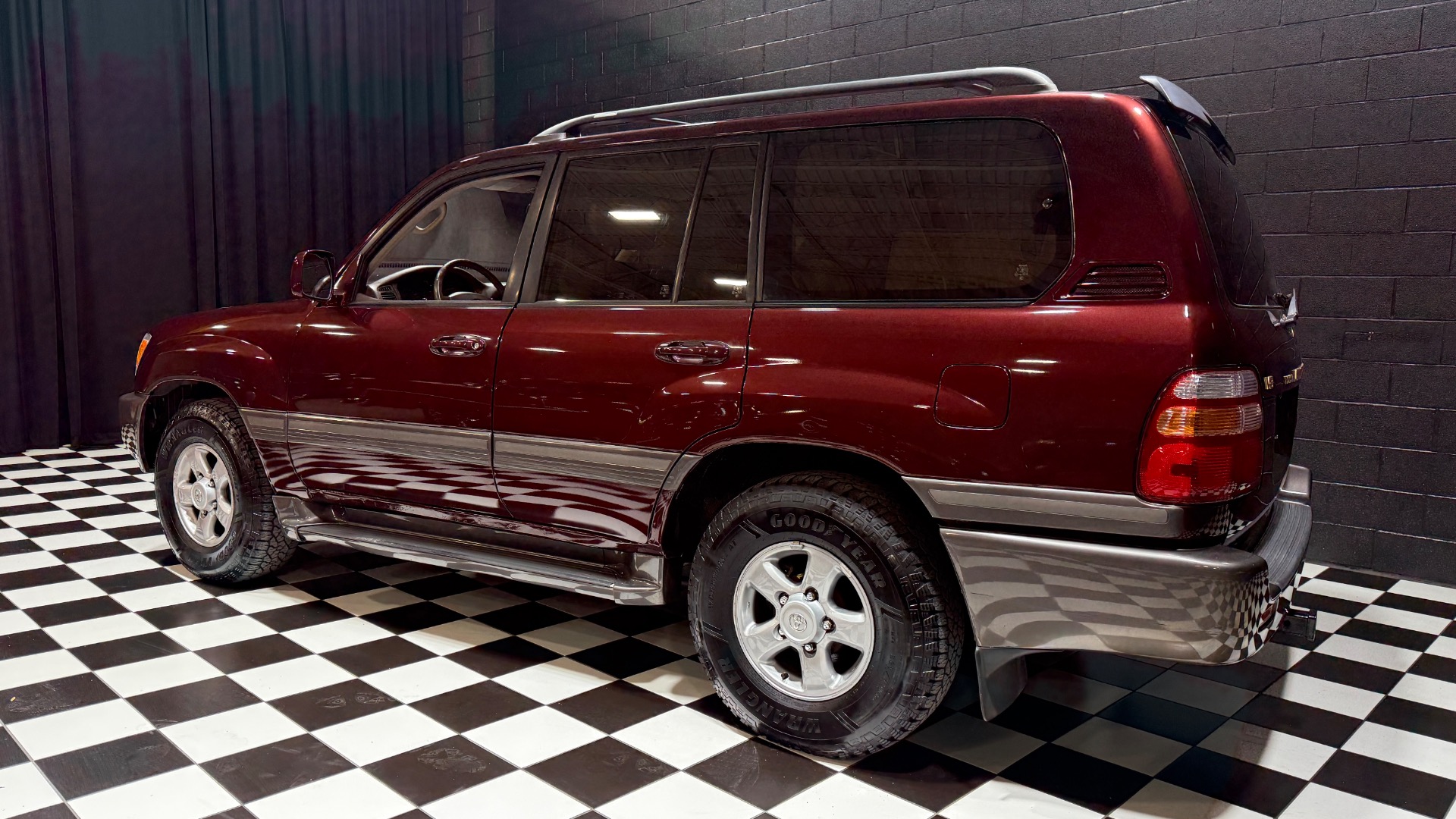 2000 Toyota Land Cruiser 16