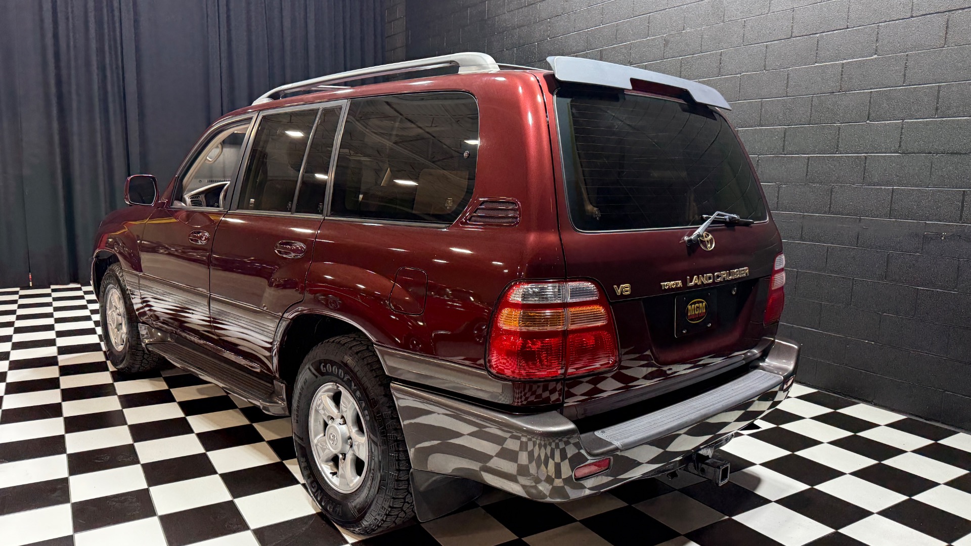 2000 Toyota Land Cruiser 18