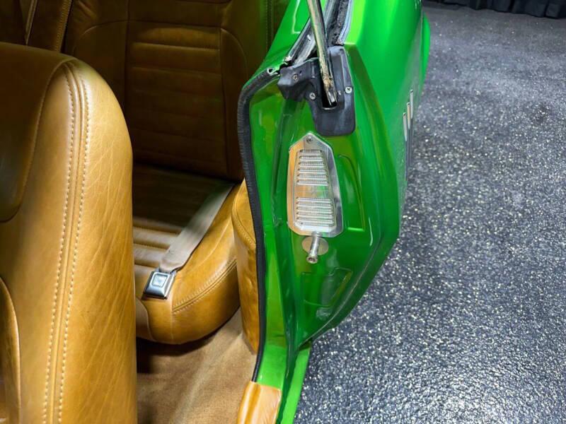 1989 Mercedes-Benz 560SL 193
