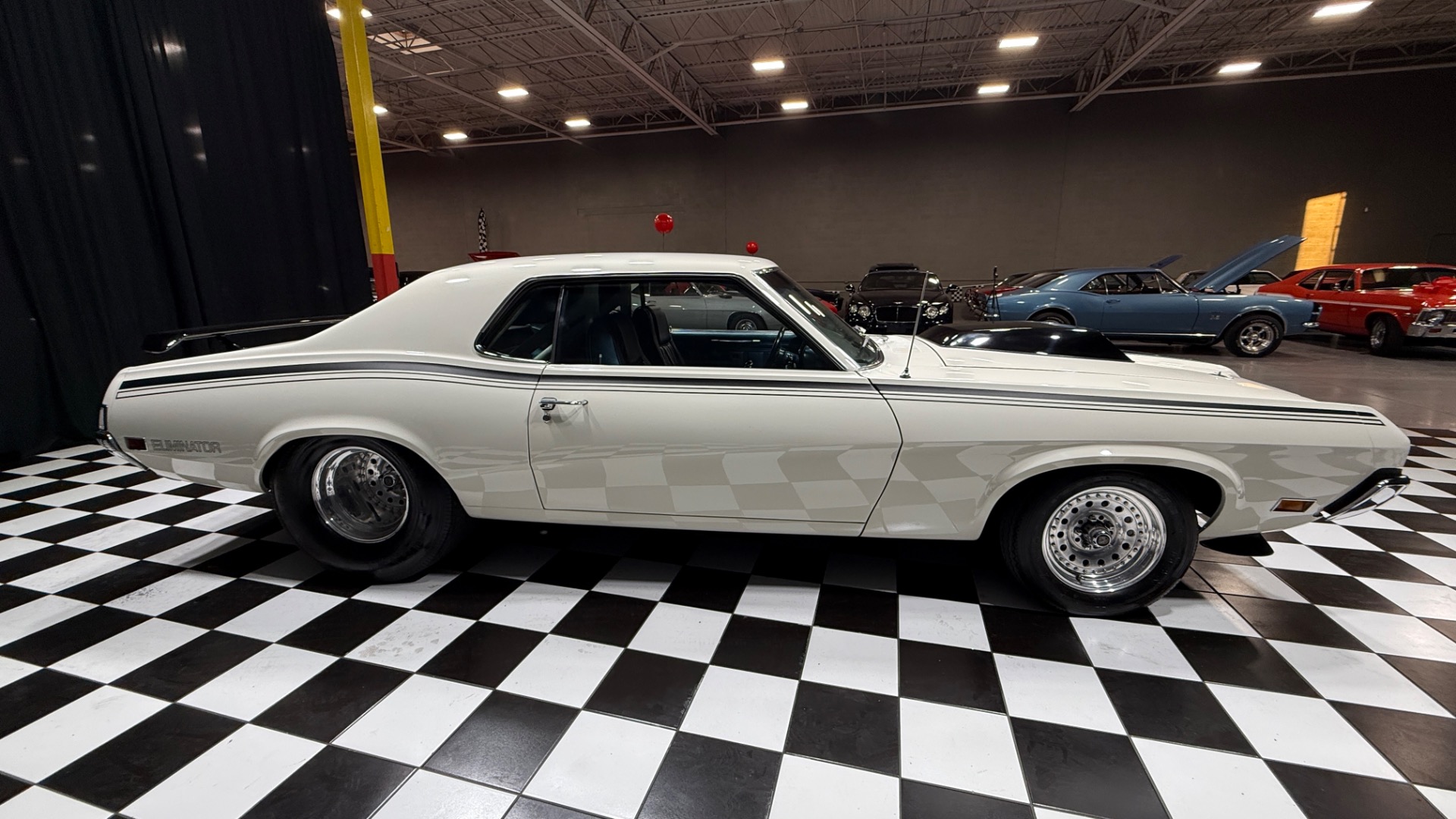 1970 Mercury Cougar XR7 32