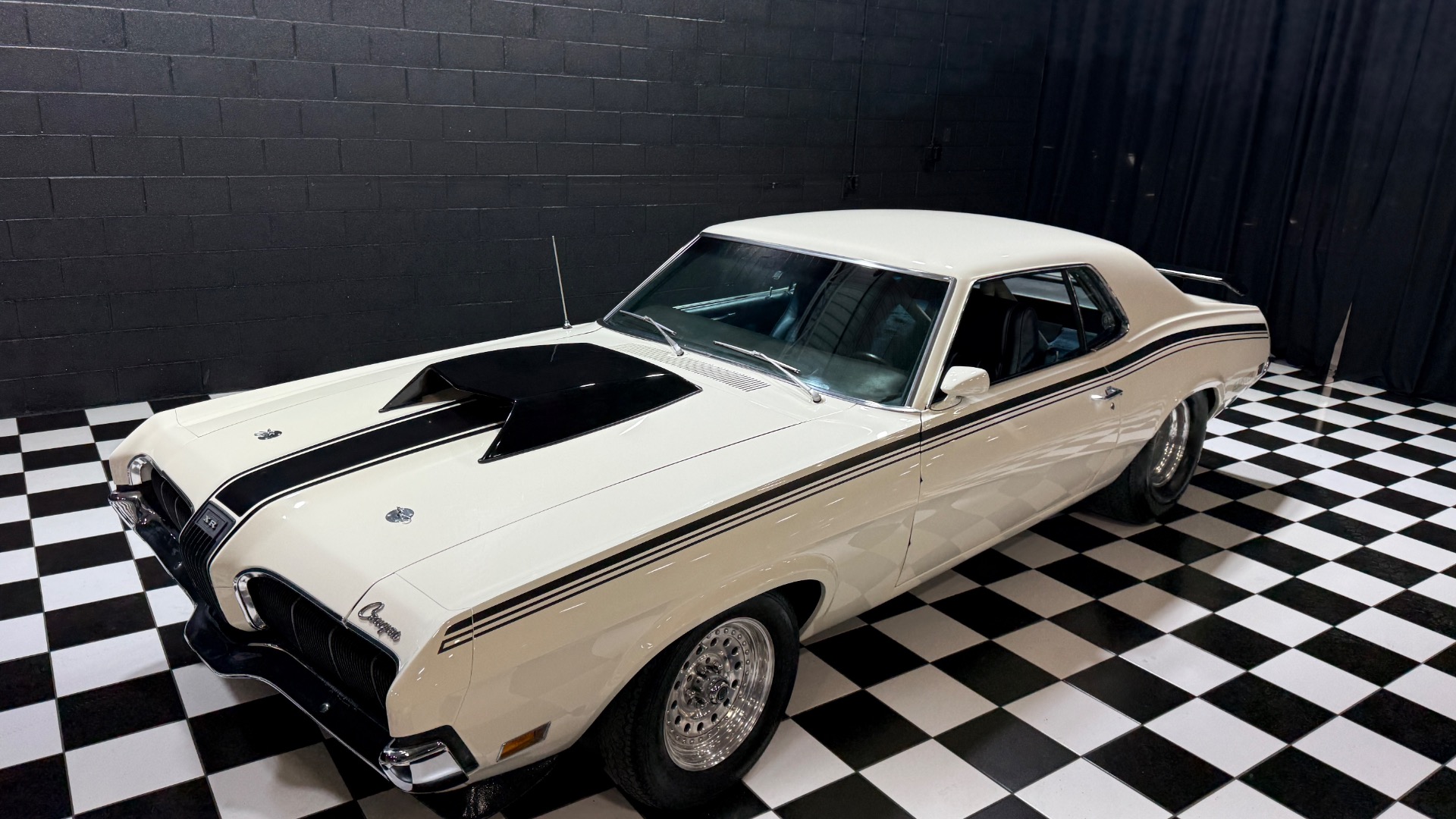 1970 Mercury Cougar XR7 44