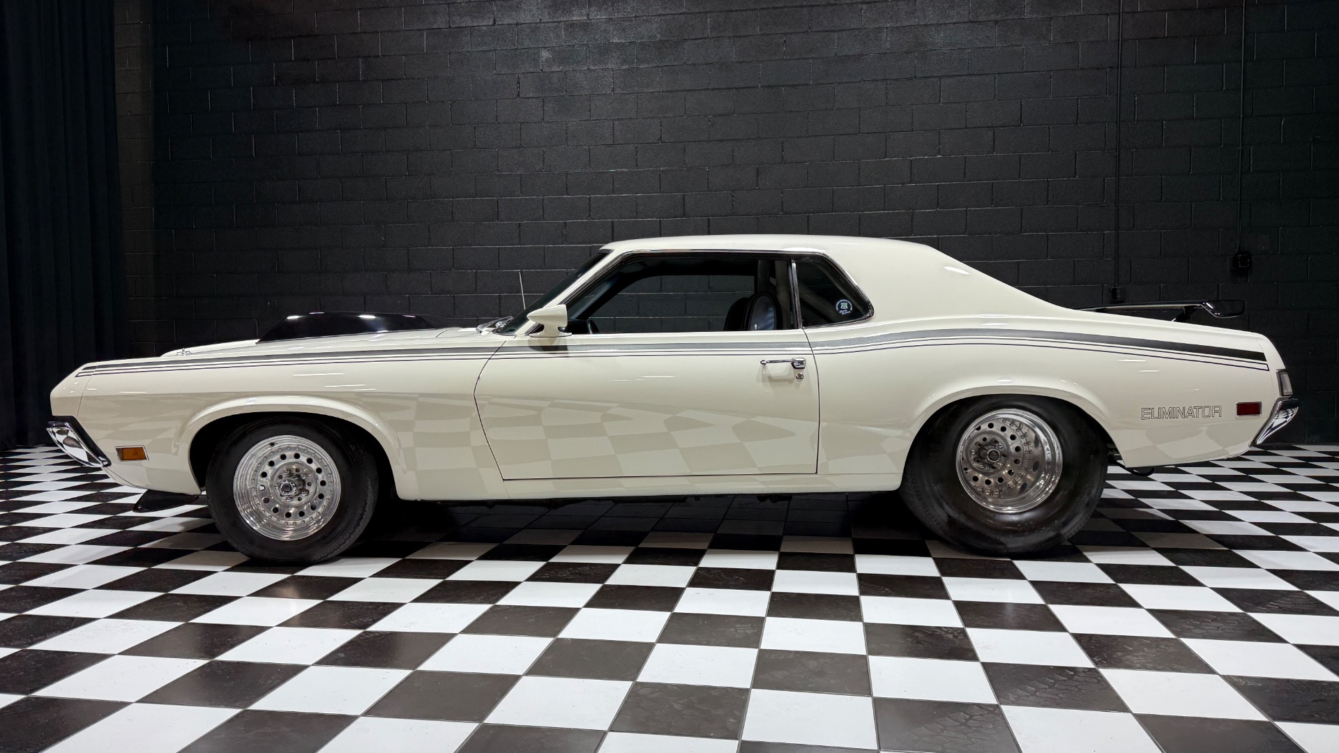 1970 Mercury Cougar XR7 17