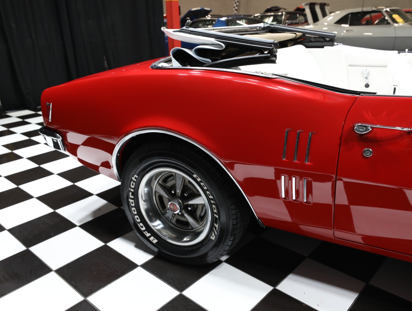 1968 Pontiac Firebird 28