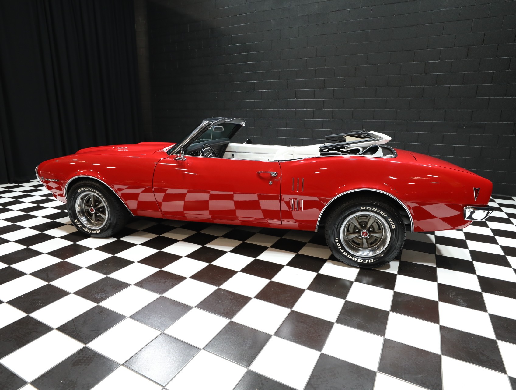 1968 Pontiac Firebird 39