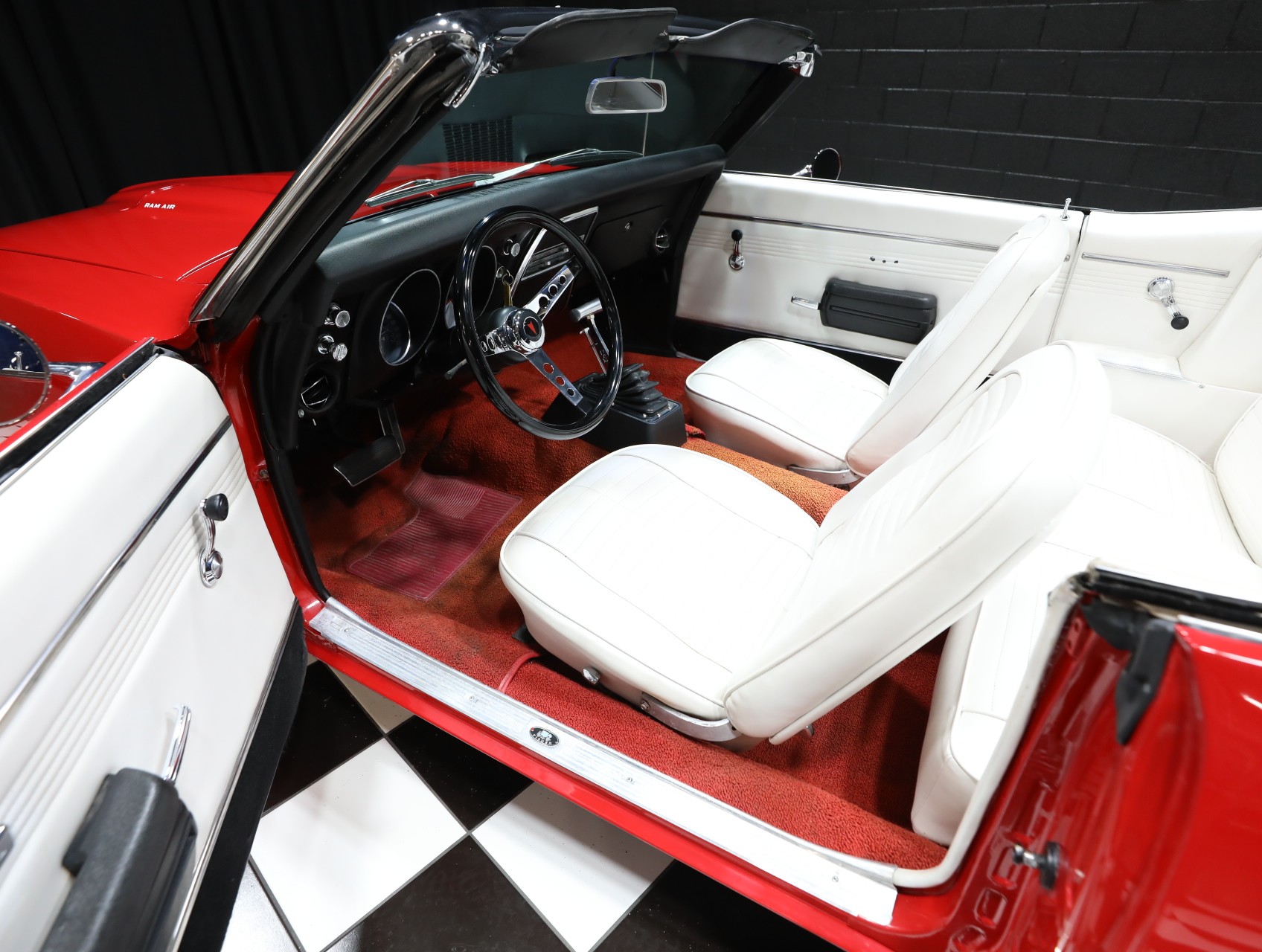 1968 Pontiac Firebird 3