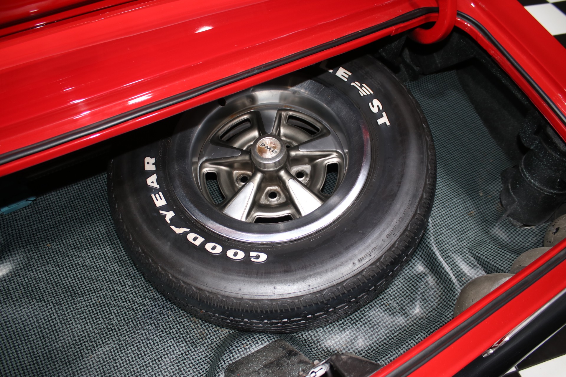 1968 Pontiac Firebird 81
