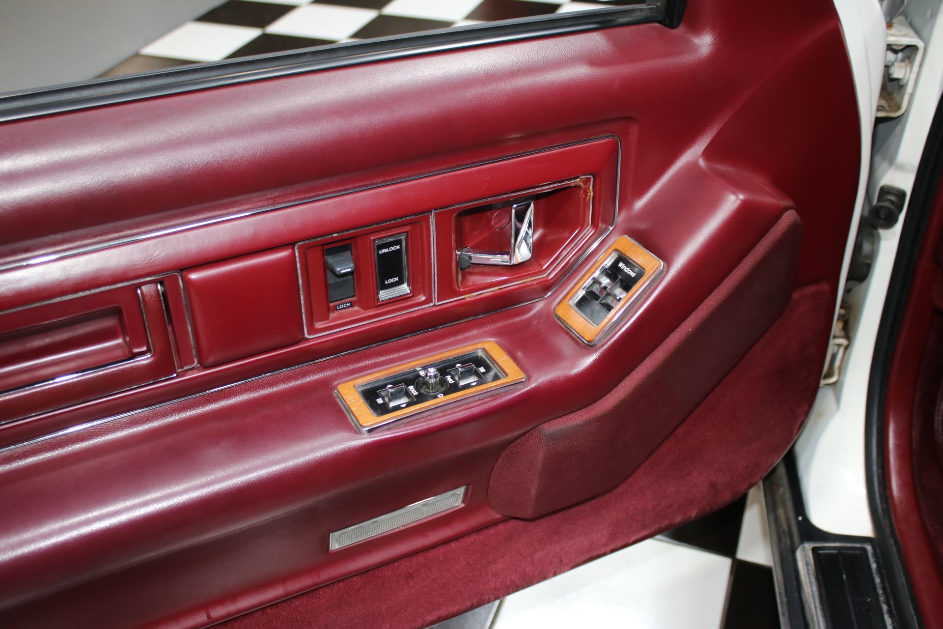 1988 Cadillac Eldorado Biarritz 90