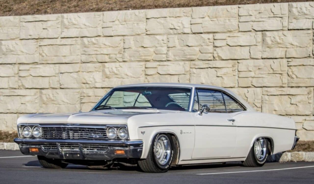 1966 Chevrolet Impala 2