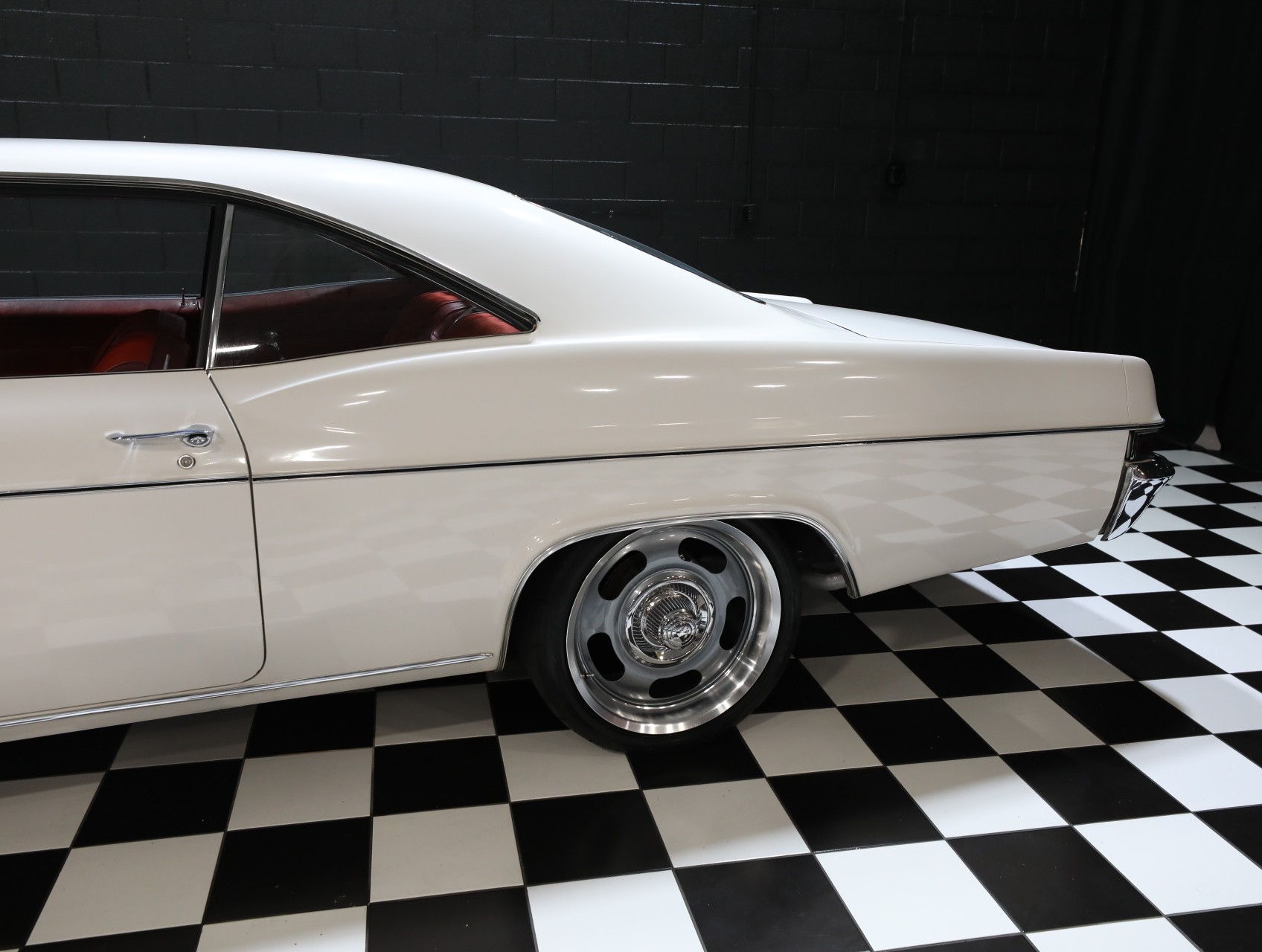 1966 Chevrolet Impala 38