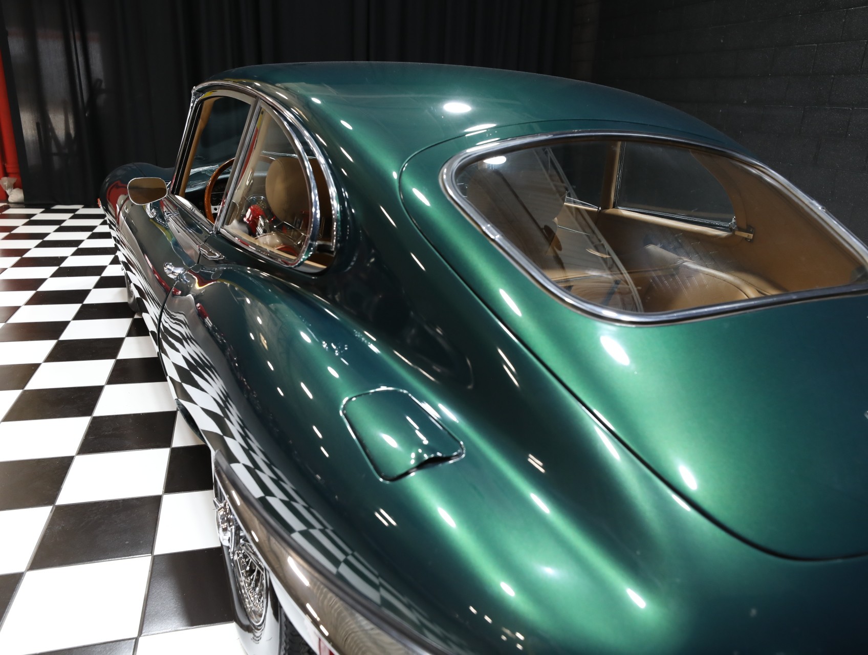 1970 Jaguar XK-E 33