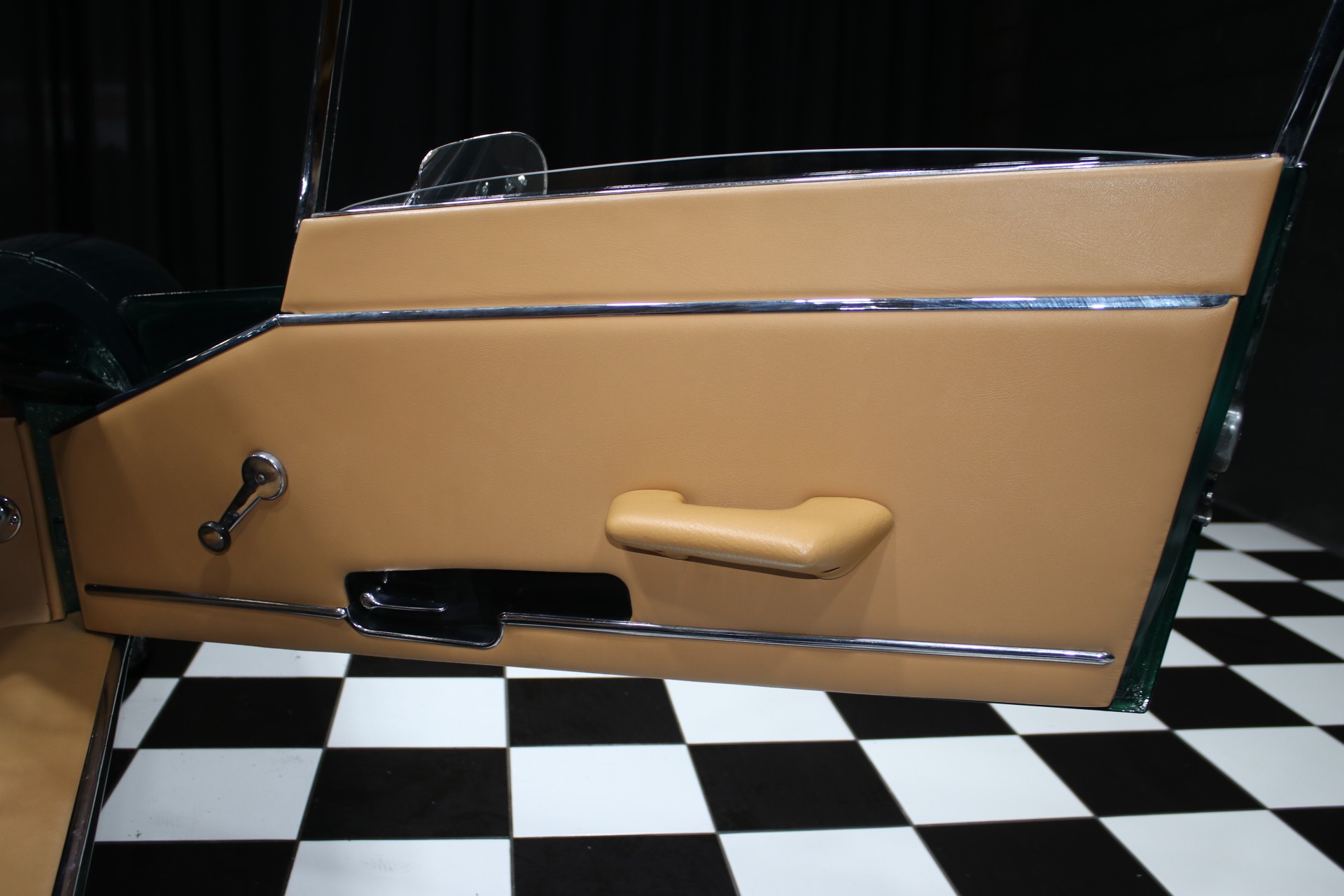 1970 Jaguar XK-E 42