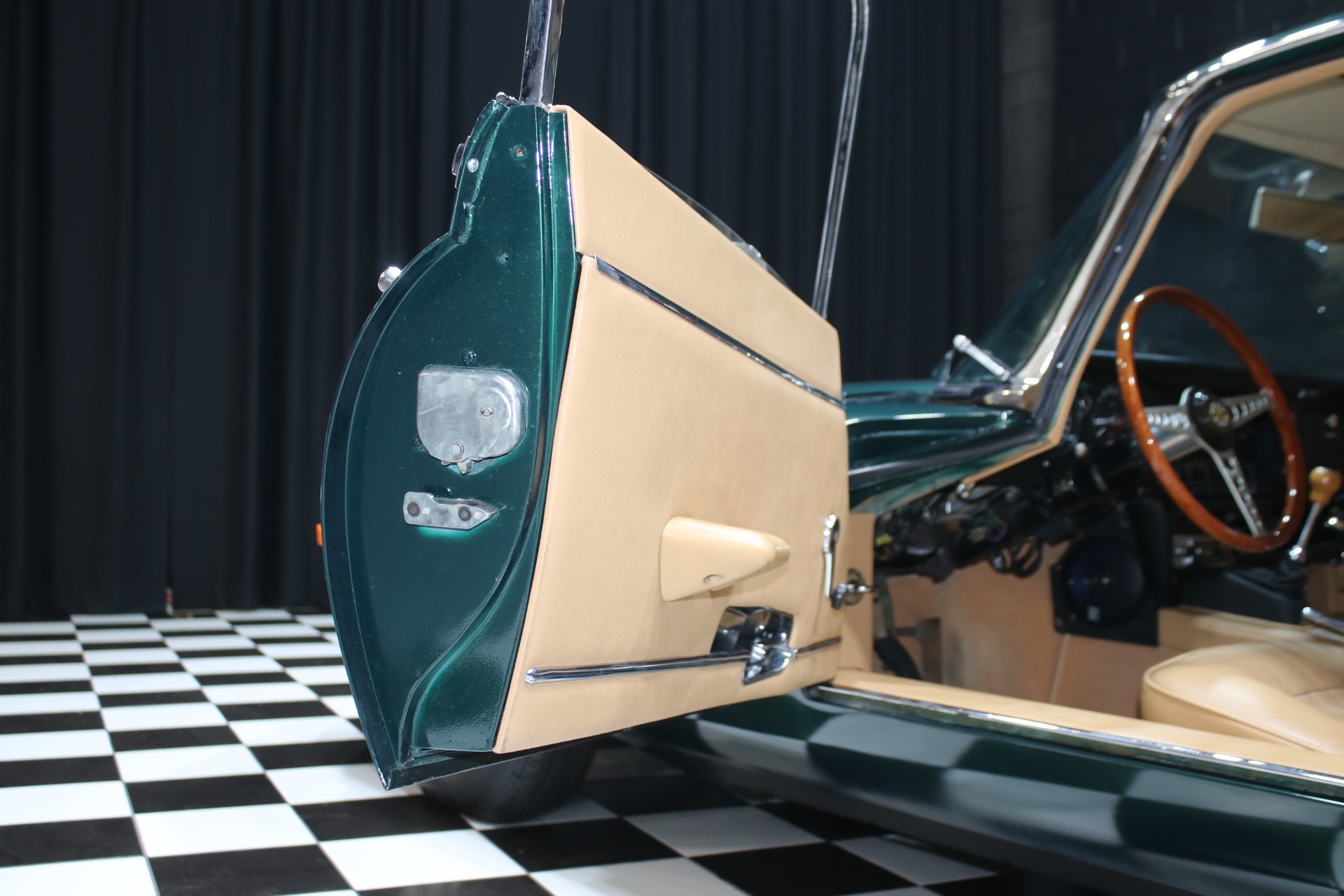 1970 Jaguar XK-E 52